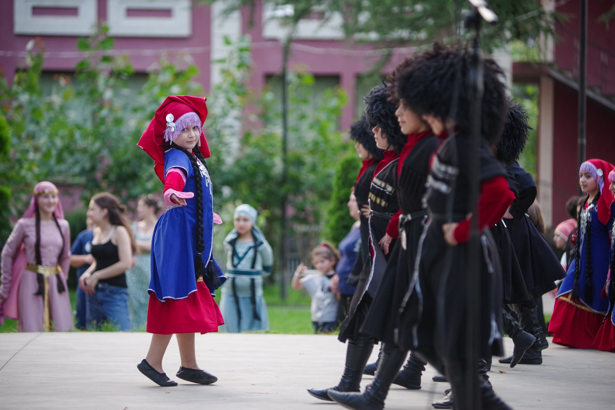 Грузинский танец. Портретный фотограф Денис Милютин