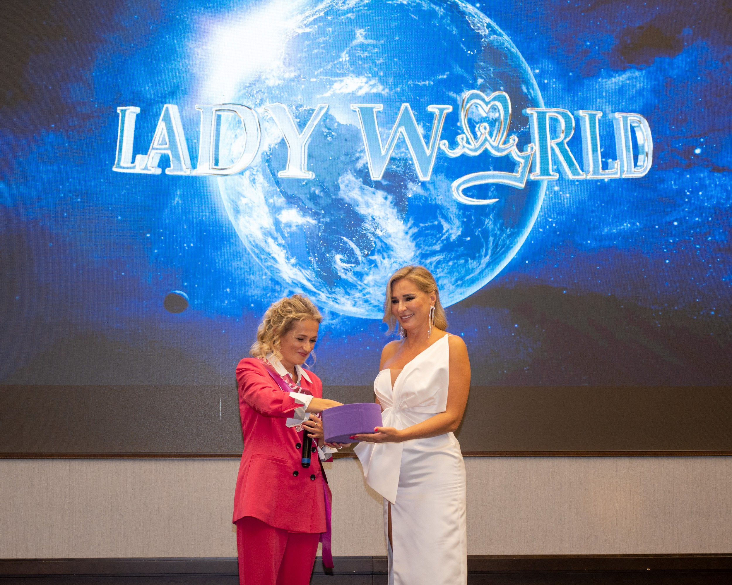 Церемония открытия Конкурса красоты «LADY WORLD» 2024. Фотографирую счастливых людей в Сочи