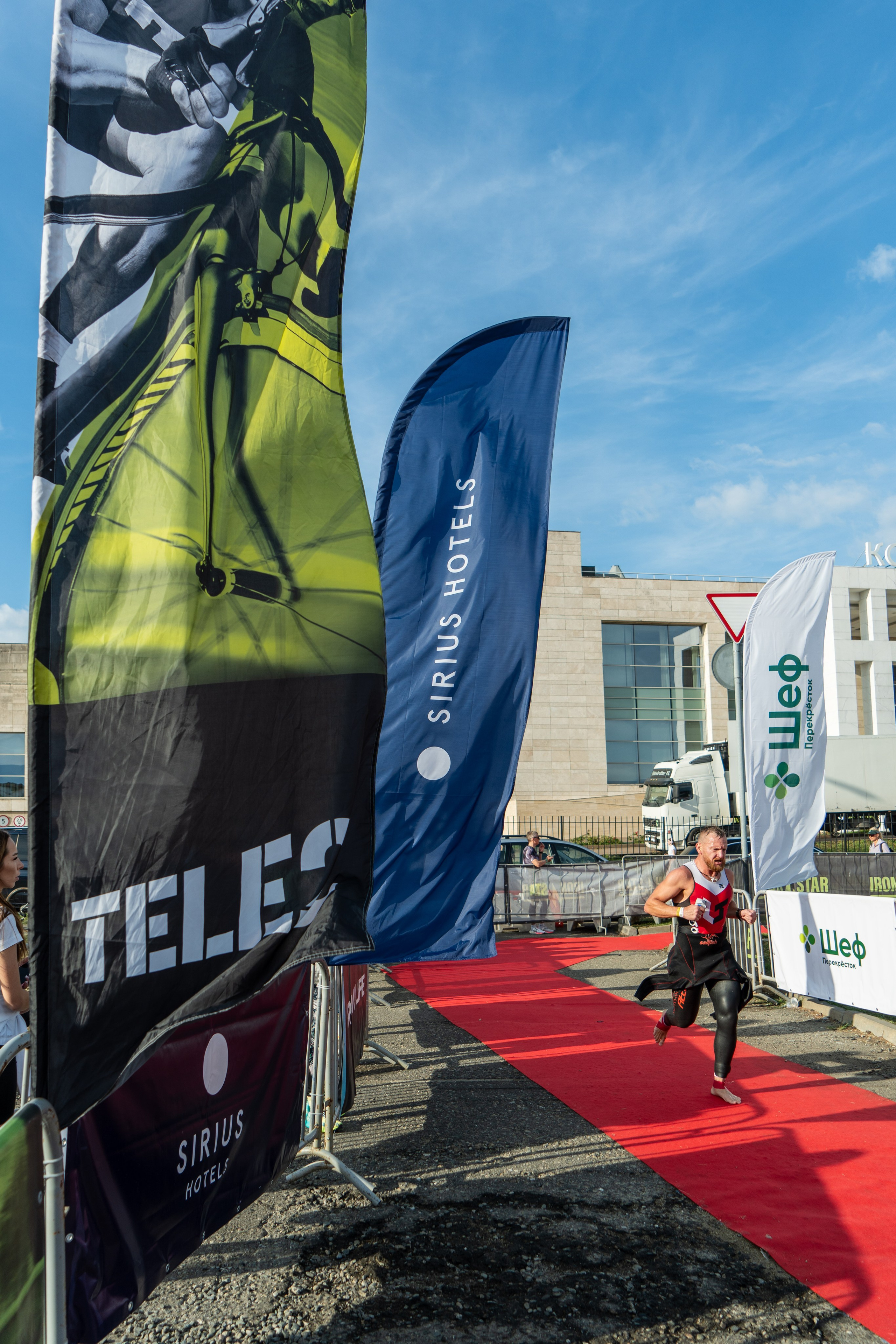 Фотоотчет партнерской интеграции для компании TELE2 на фестивале Ironstar. Репортажный фотограф в Красной Поляне и Сочи Павлюченко Екатерина