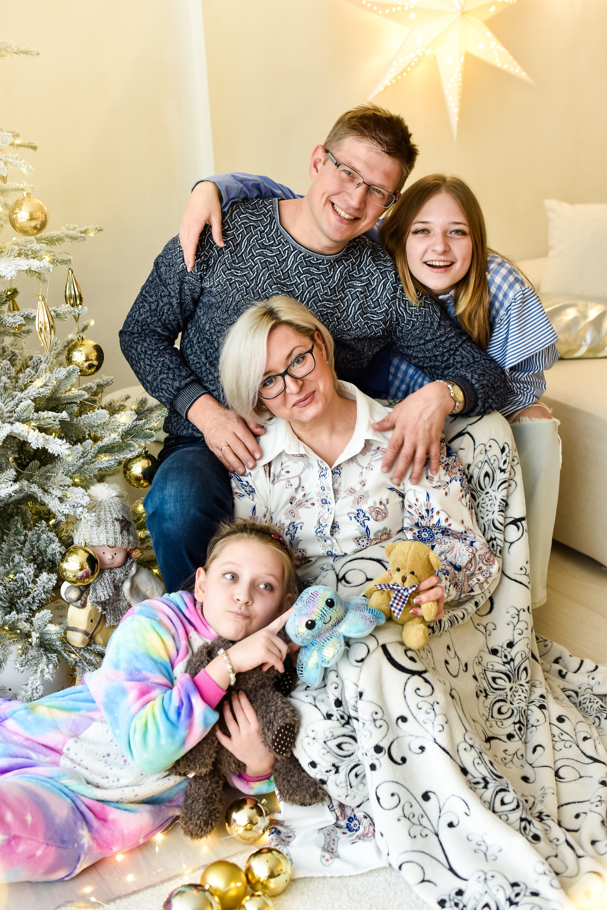 Семья Александра и его девочек)