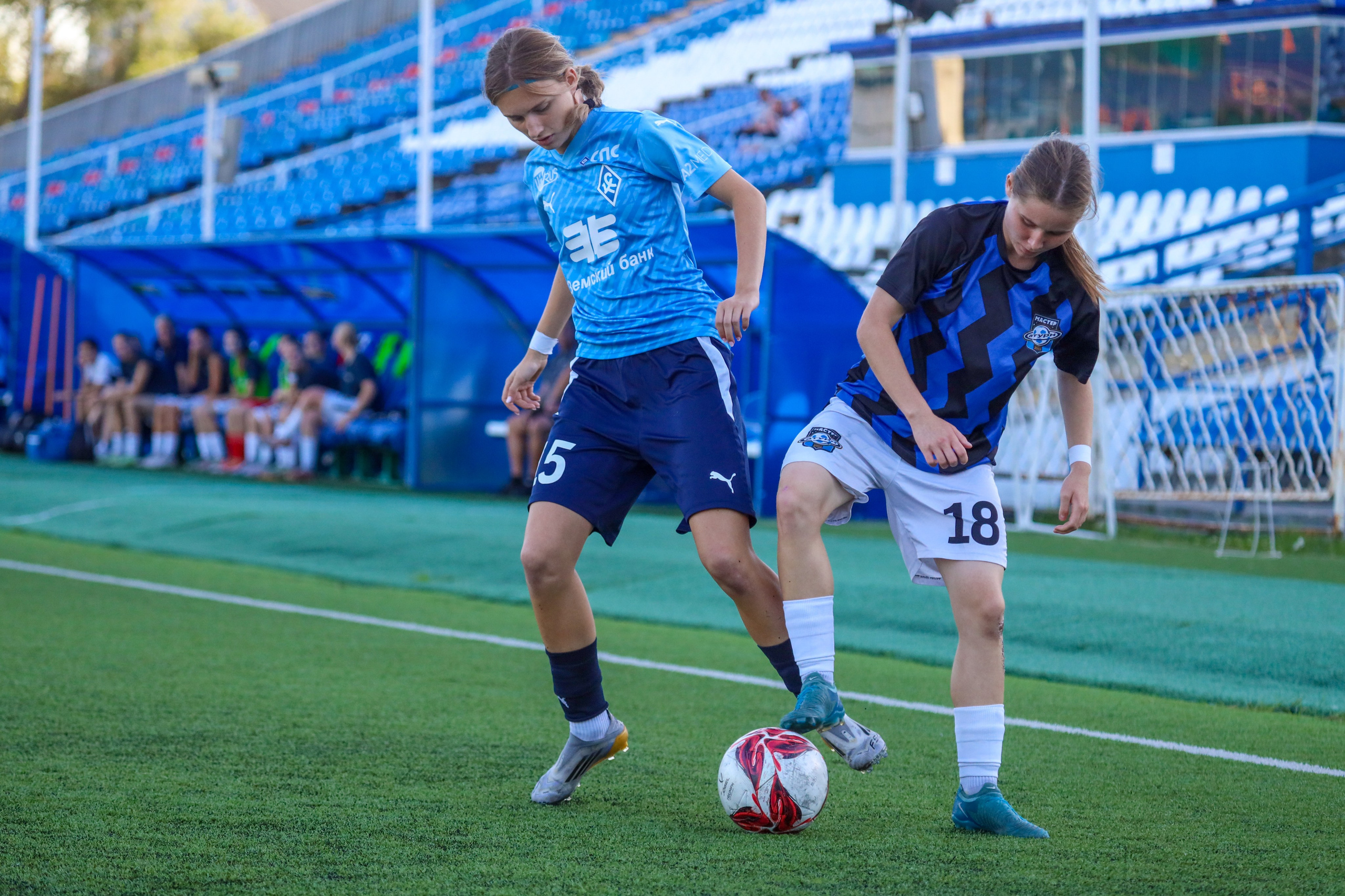 Крылья Советов — Мастер-Сатурн. Молодежная лига по футболу среди женских команд. Спортивный фотограф в Самаре