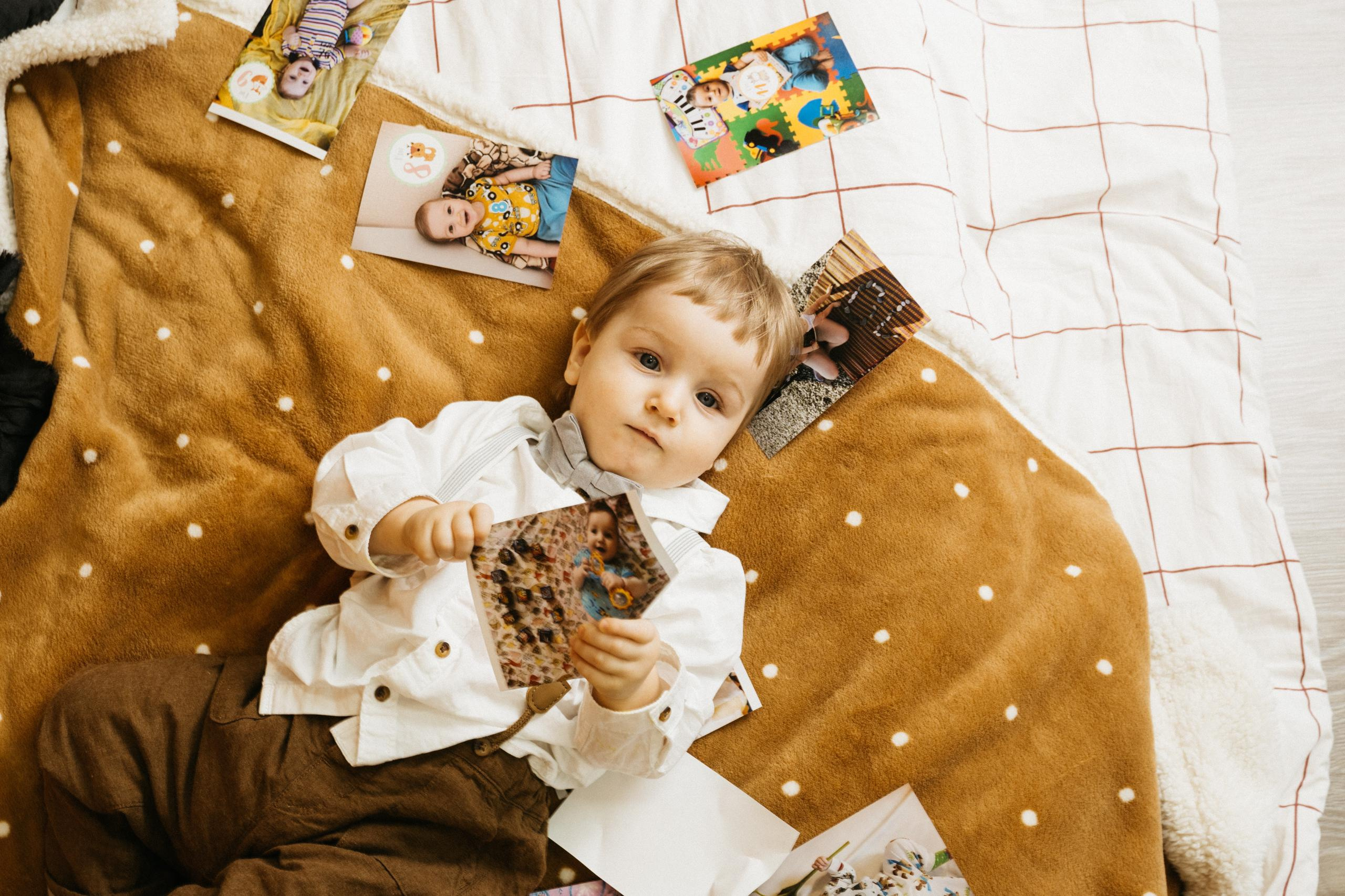 Захару 1 годик. Выпускные альбомы для детского сада и школы в Красноярске Мария Русяев