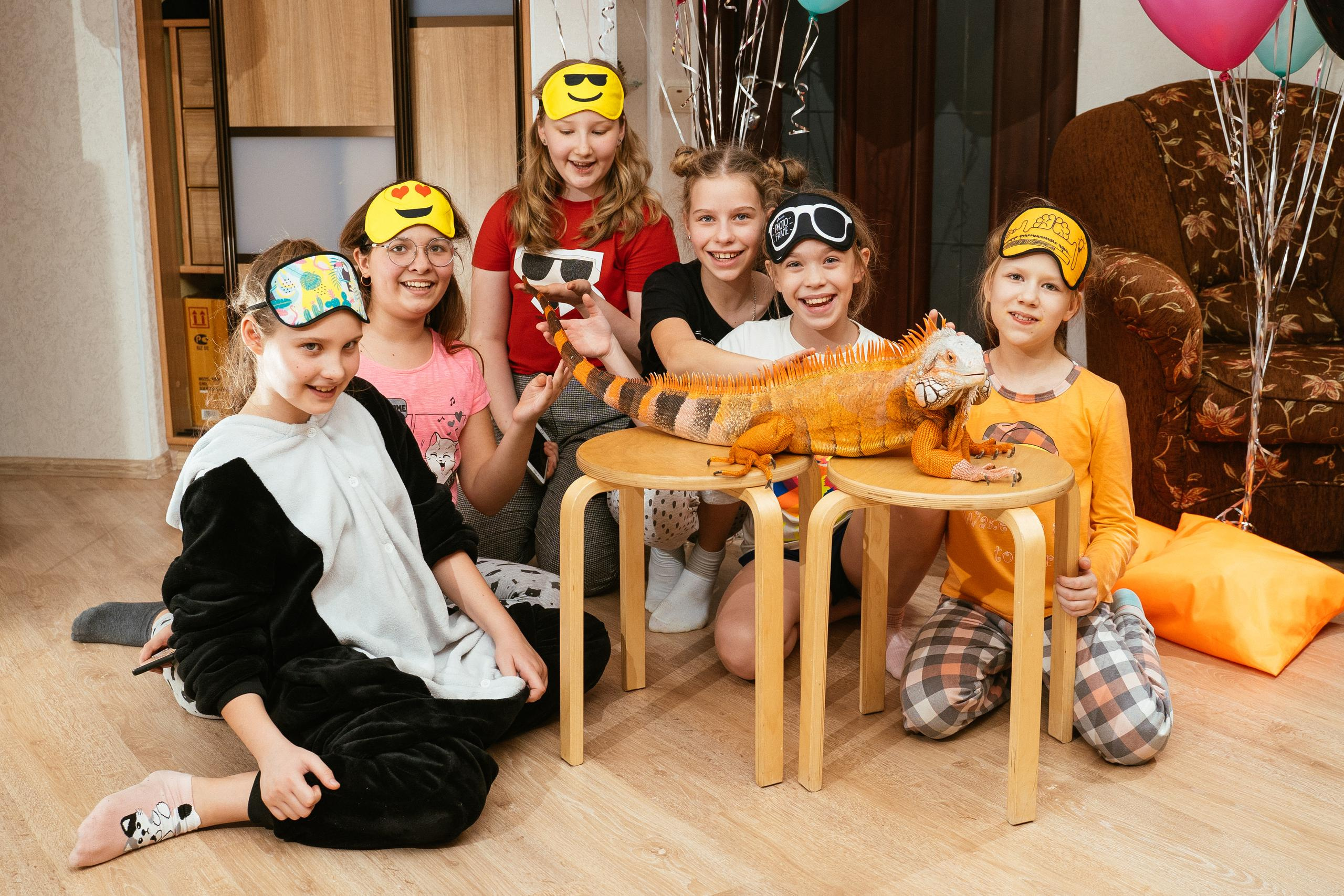 Пижамная вечеринка и нащупай-шоу. Выпускные альбомы для детского сада и школы в Красноярске Мария Русяев