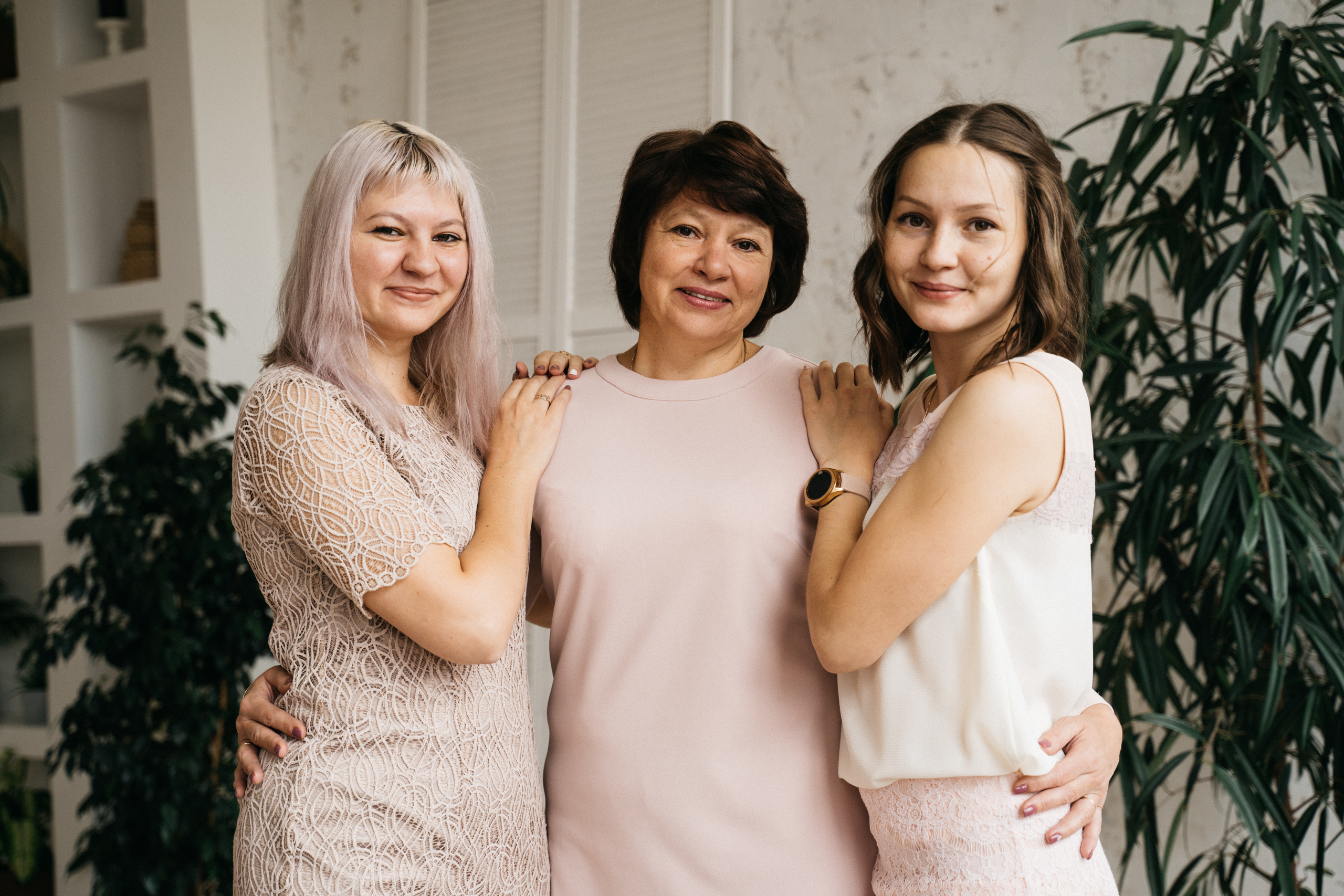 Семейная фотосессия в студии. Выпускные альбомы для детского сада и школы в Красноярске Мария Русяев