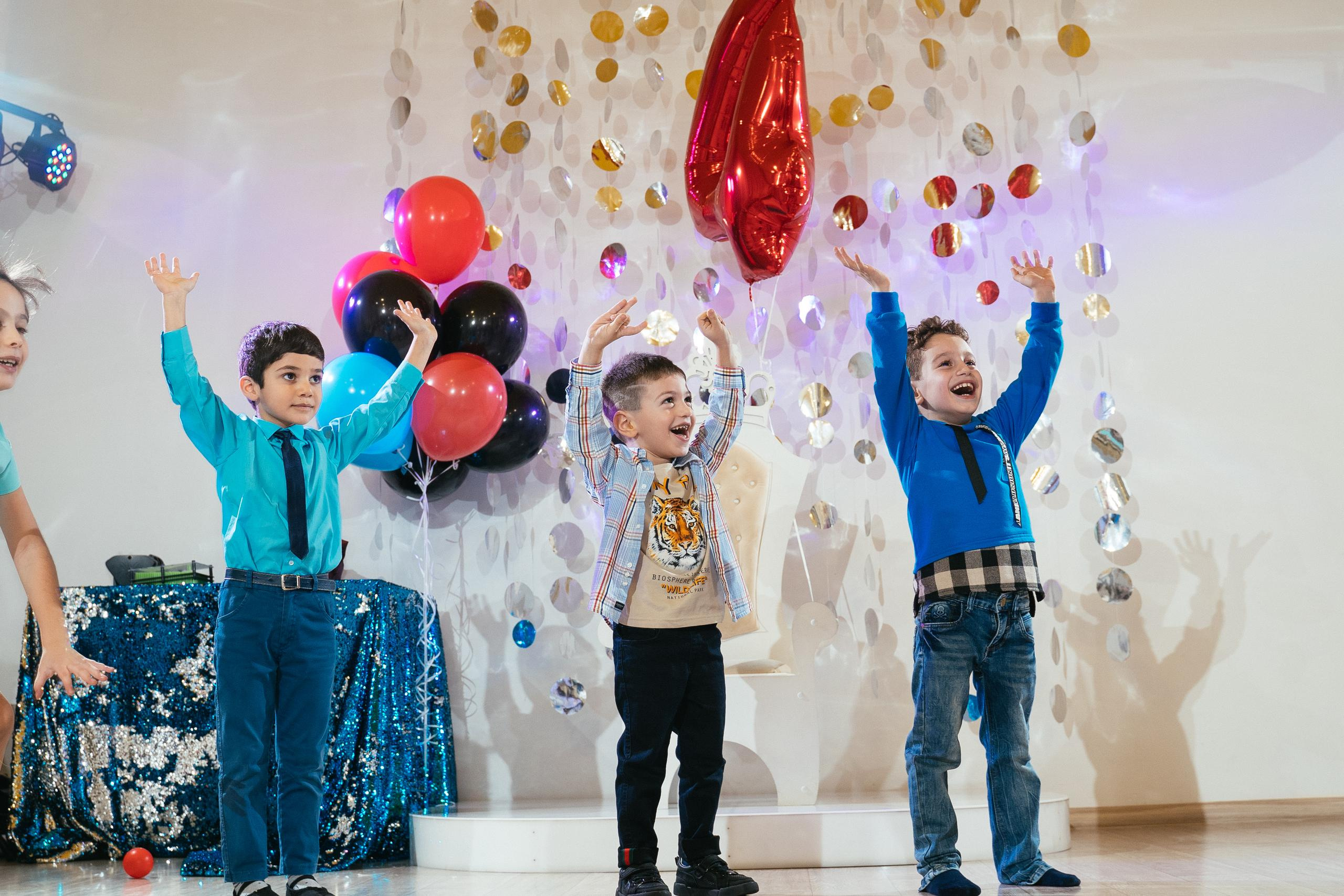 День рождения Бориса. Выпускные альбомы для детского сада и школы в Красноярске Мария Русяев