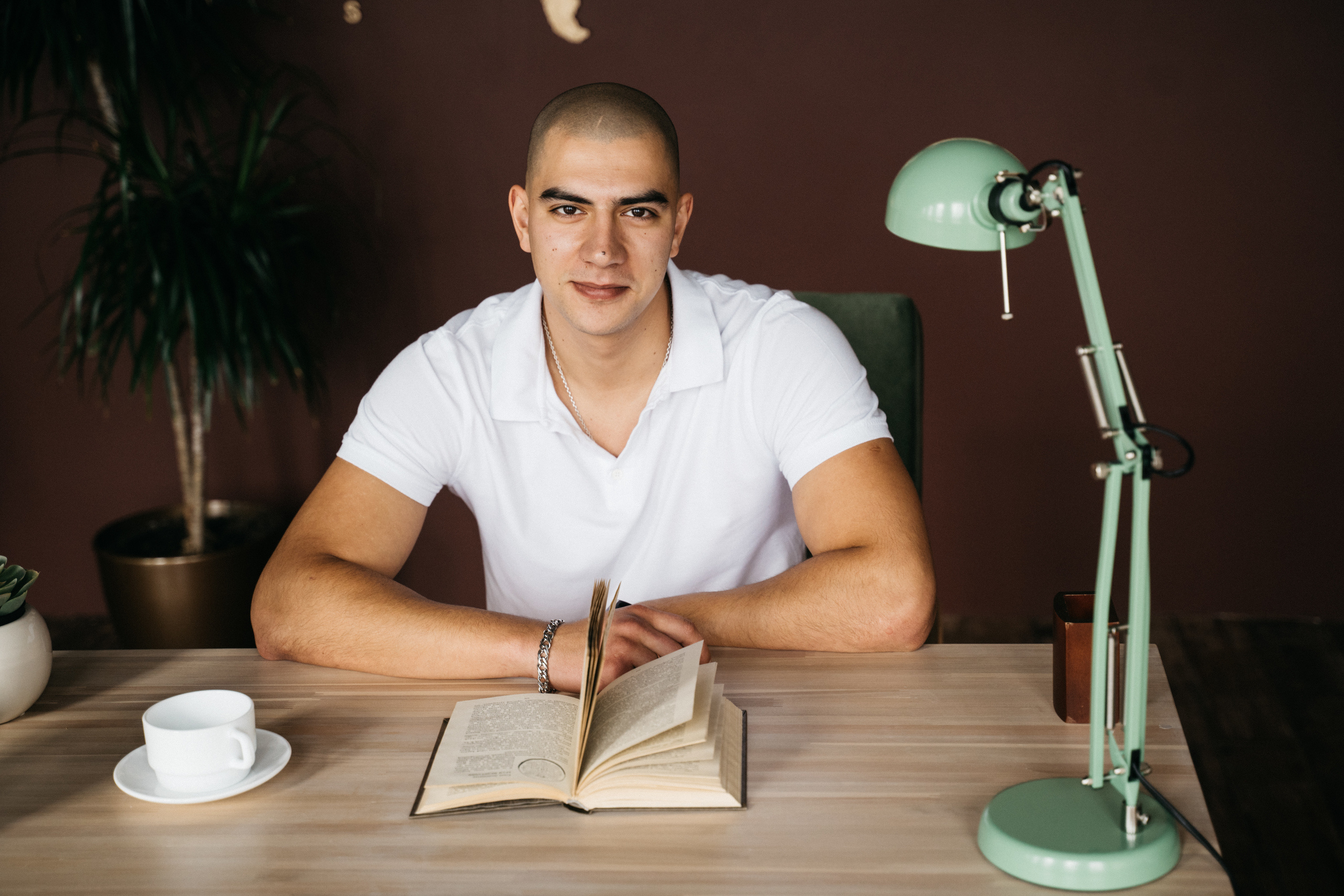 Семейная фотосессия в студии. Выпускные альбомы для детского сада и школы в Красноярске Мария Русяев