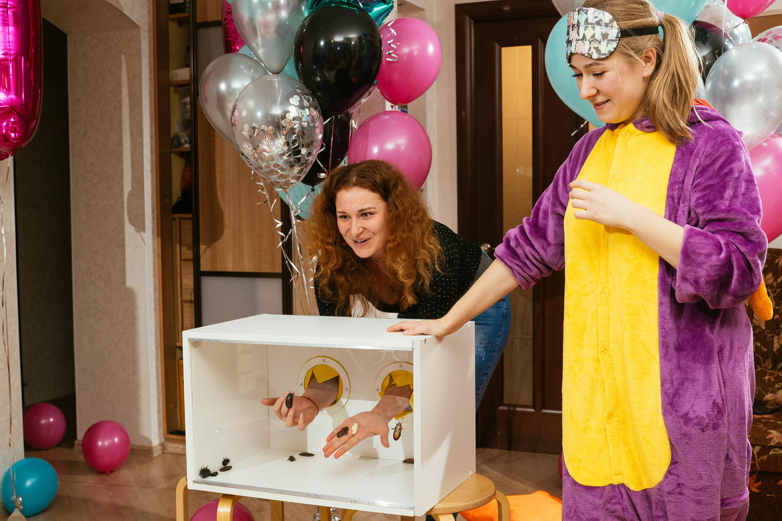 Пижамная вечеринка и нащупай-шоу. Выпускные альбомы для детского сада и школы в Красноярске Мария Русяев