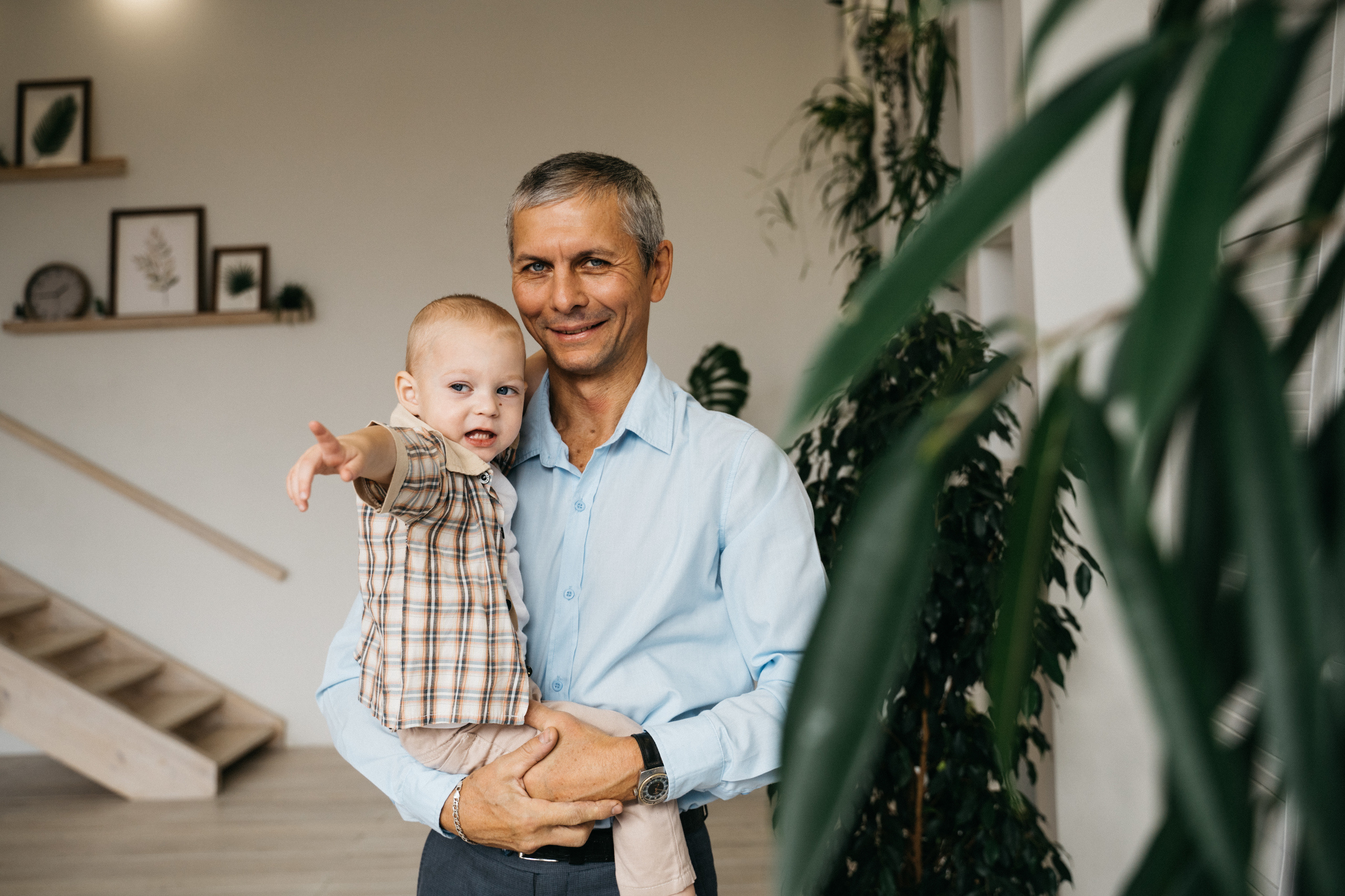 Семейная фотосессия в студии. Выпускные альбомы для детского сада и школы в Красноярске Мария Русяев