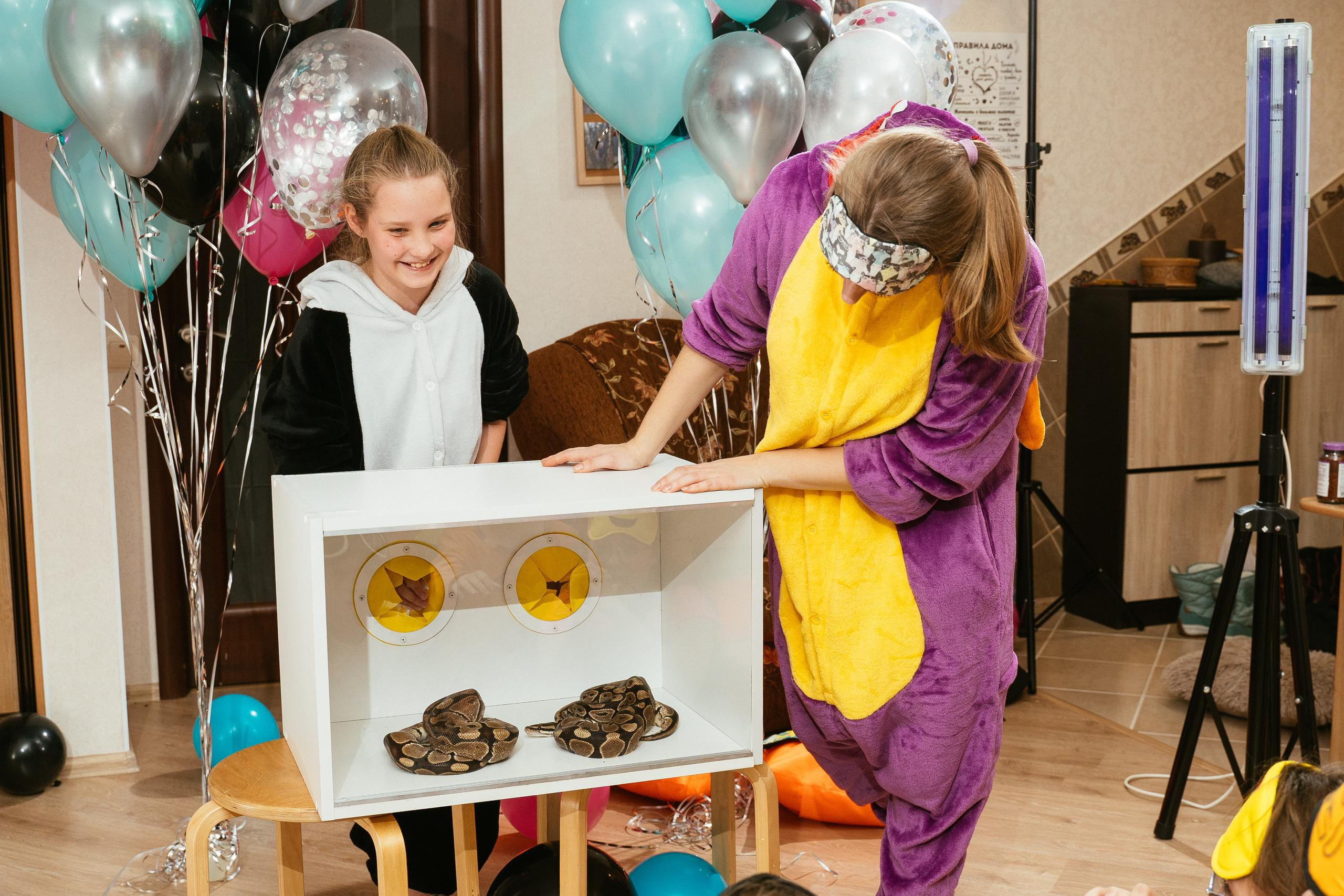 Пижамная вечеринка и нащупай-шоу. Выпускные альбомы для детского сада и школы в Красноярске Мария Русяев