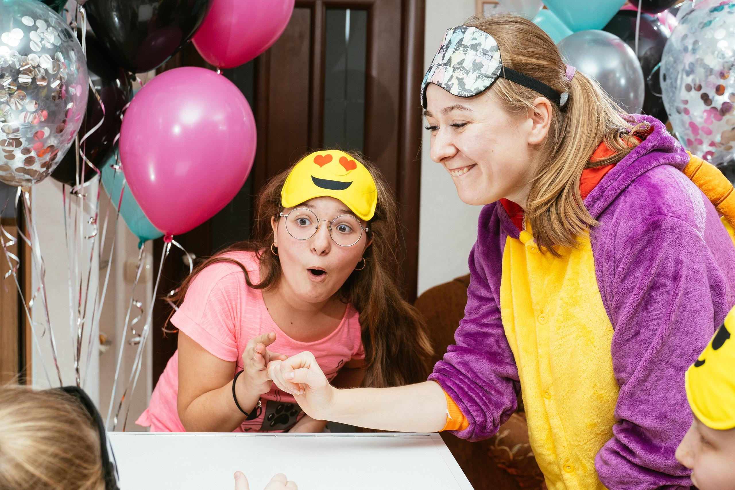 Пижамная вечеринка и нащупай-шоу. Выпускные альбомы для детского сада и школы в Красноярске Мария Русяев