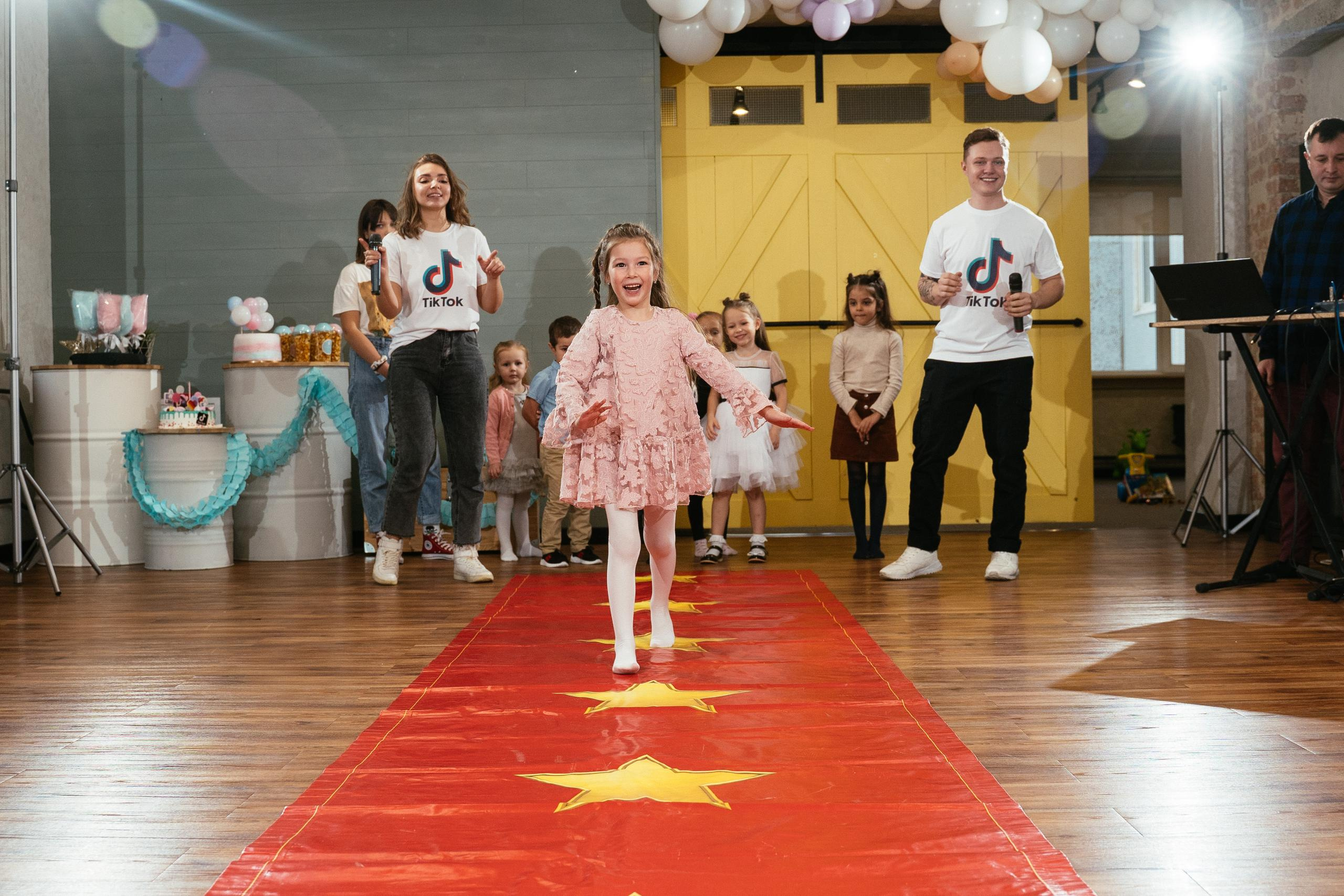 День рождения Полины. Выпускные альбомы для детского сада и школы в Красноярске Мария Русяев