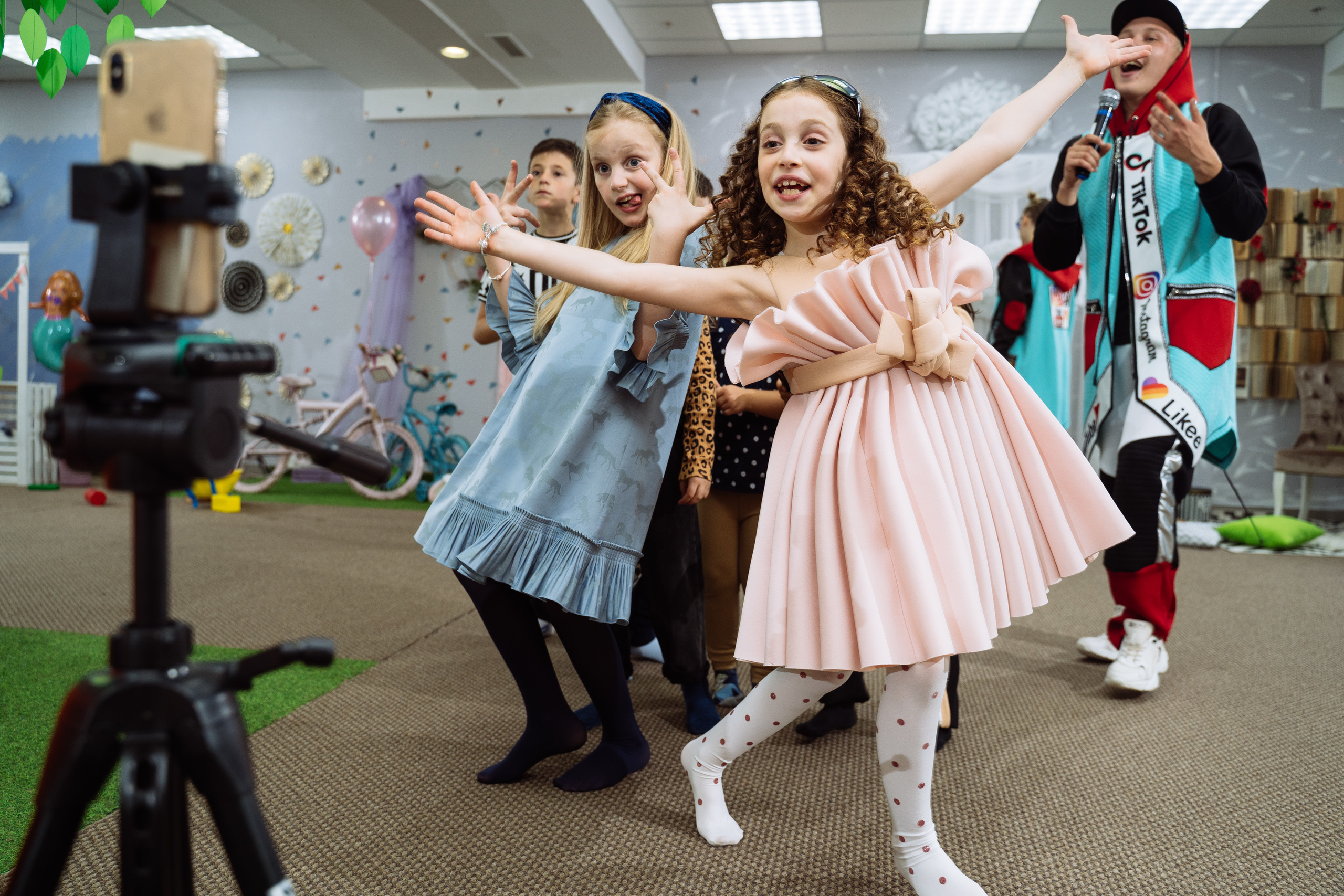 День рождения Эвелины. Выпускные альбомы для детского сада и школы в Красноярске Мария Русяев