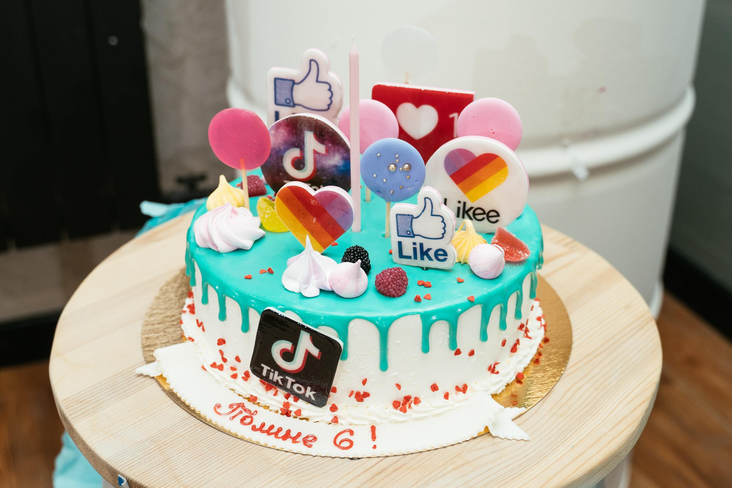 День рождения Полины. Выпускные альбомы для детского сада и школы в Красноярске Мария Русяев