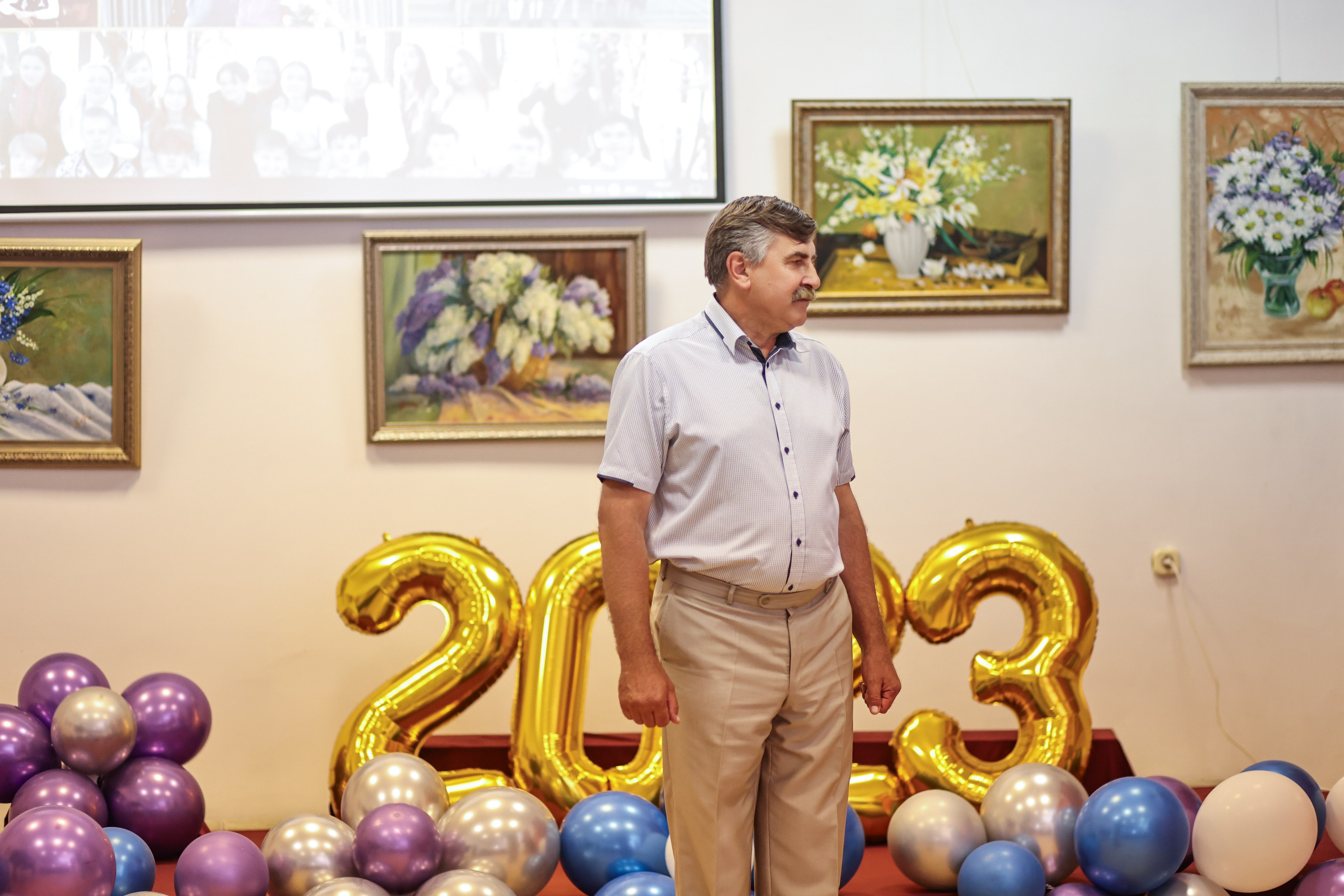 Вручение аттестатов. Школа № 7, выпускники 11 класса 2023 г. Студия выпускных альбомов Остров