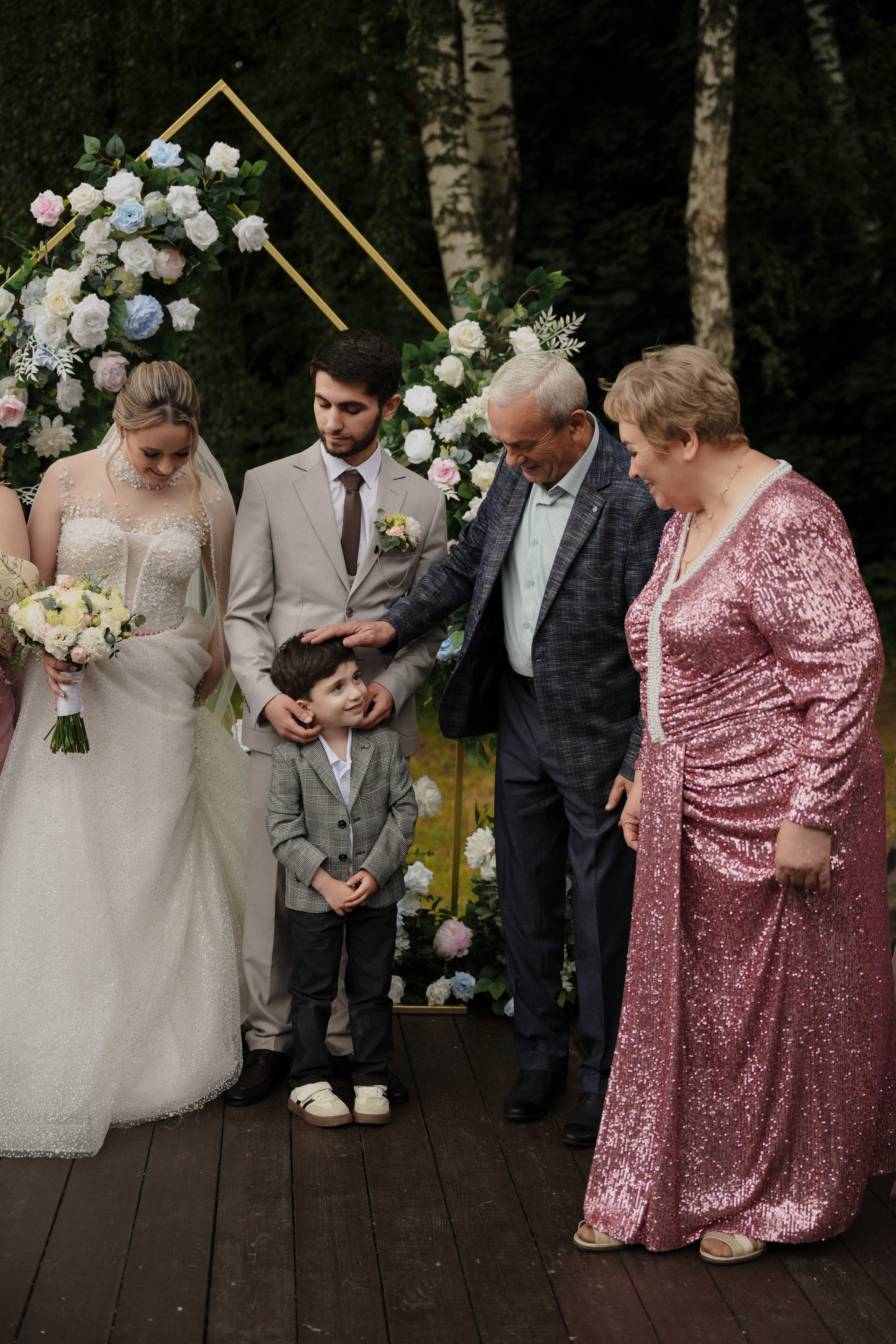 Сборы жениха и невесты, бракосочетание в Савеловском загсе, выездная церемония