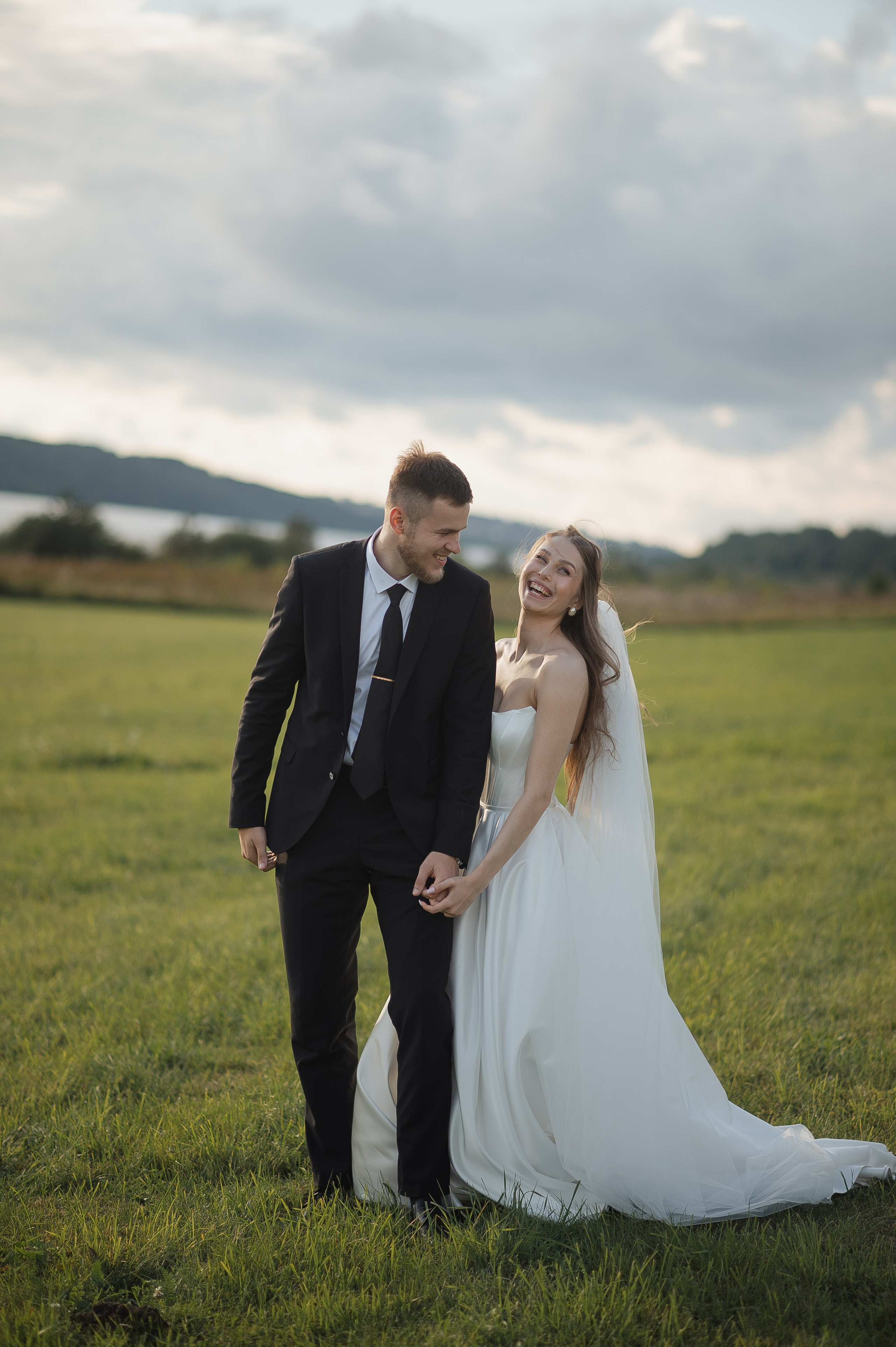 Свадьба на берегу Волги. Свадебный фотограф в Ярославле Денис Медоваров