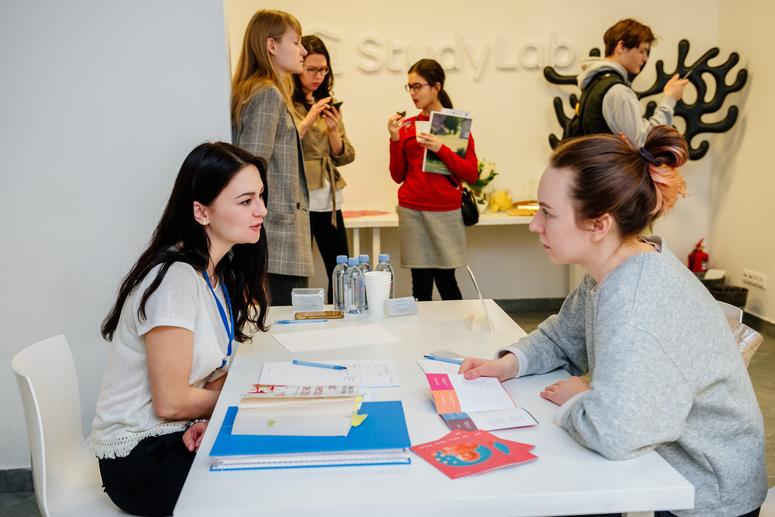 Английская школа. Study Lab. Фотограф LANA STIL. Семейный, репортажный фотограф, студия. Женский, мужской портрет. Фотографирую территориально в г. Королев, Москва, МО