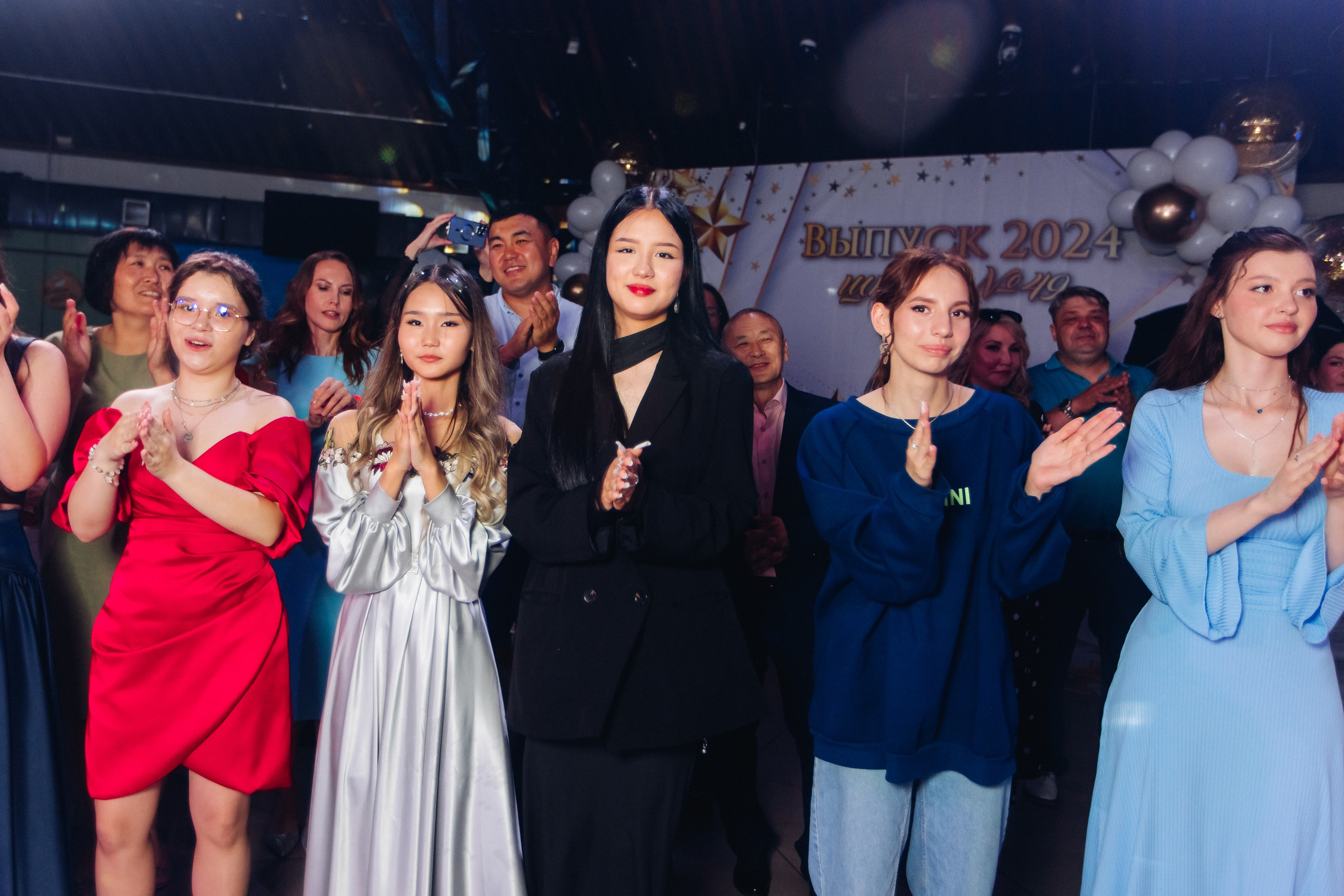 Выпускной вечер. 49 школа. Баран на корове. Свадебный и семейный фотограф в Улан-Удэ