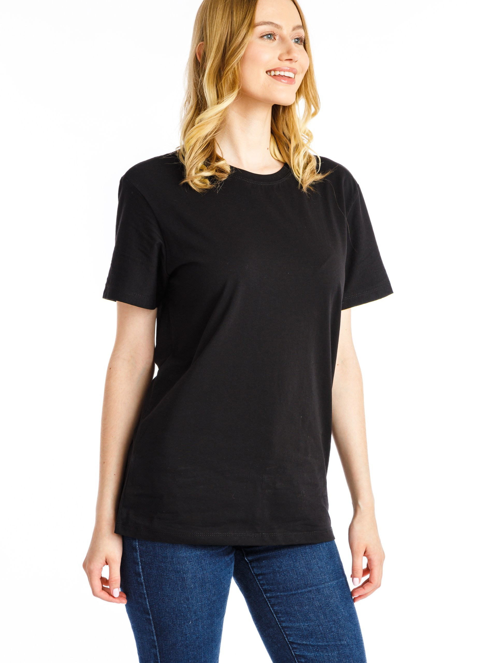 Съемка взрослой одежды на модели сайтов, маркетплейсов, WB, Ozon, Яндекс Маркет и др. Студия коммерческой съемки ХВОЯ