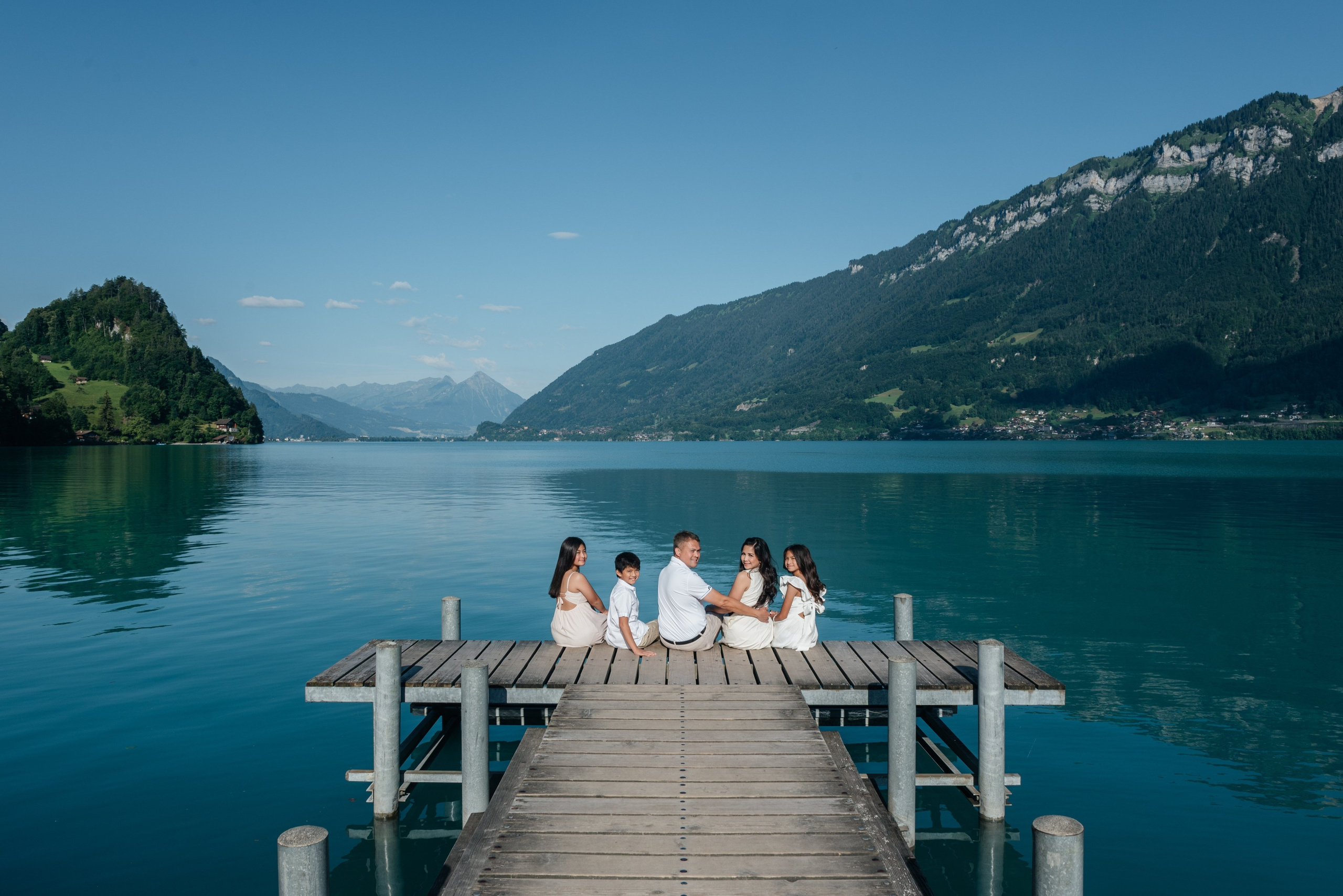 Jon, Michelle, Camille, Gabriel and Hannah (Iseltwald, Suisse). Photographe en Suisse et en Europe Anna Alekseenko