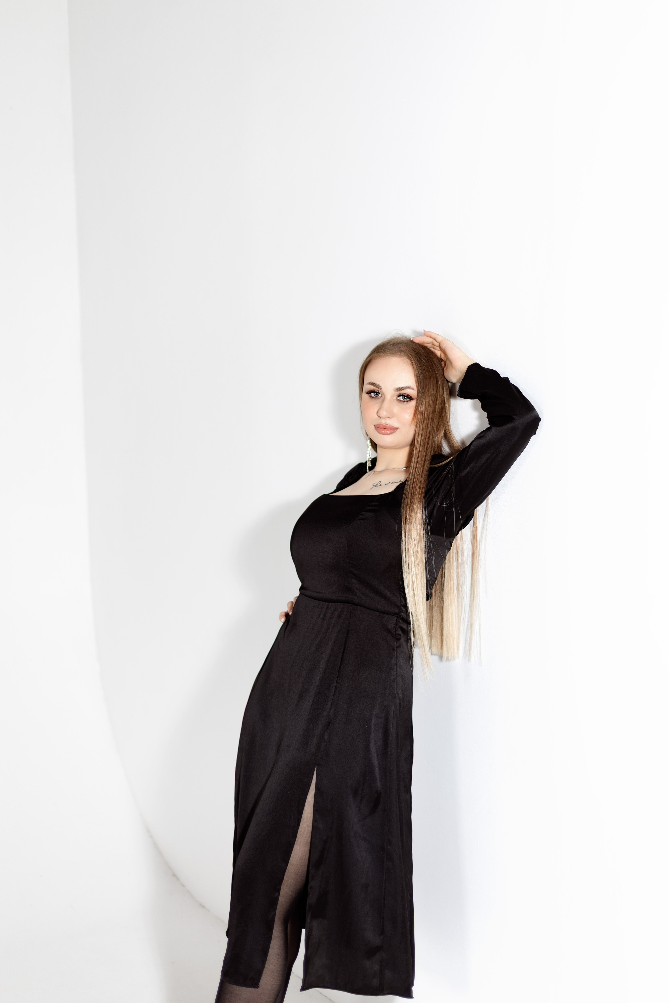 Фотосессия в студии для Елизаветы. Женский фотограф в Орске Новотроицке Динара Долганова