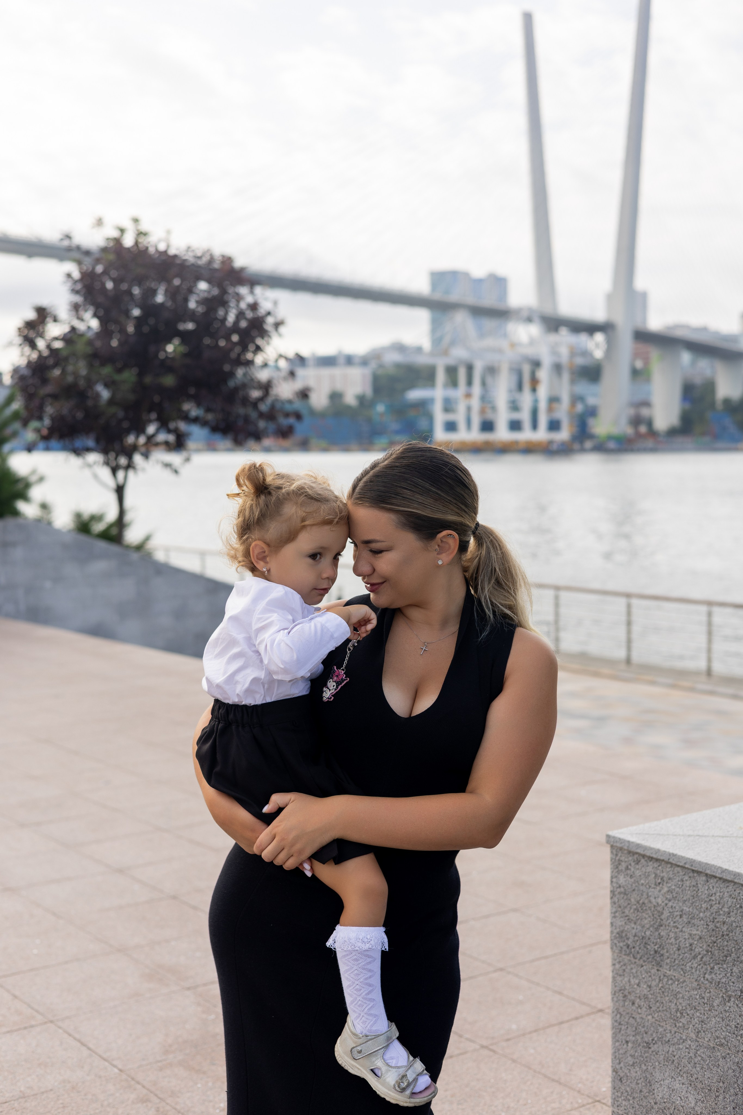 Эмилия с мамой. Портретный, свадебный, репортажный фотограф во Владивостоке Юлиана Джули Фокс
