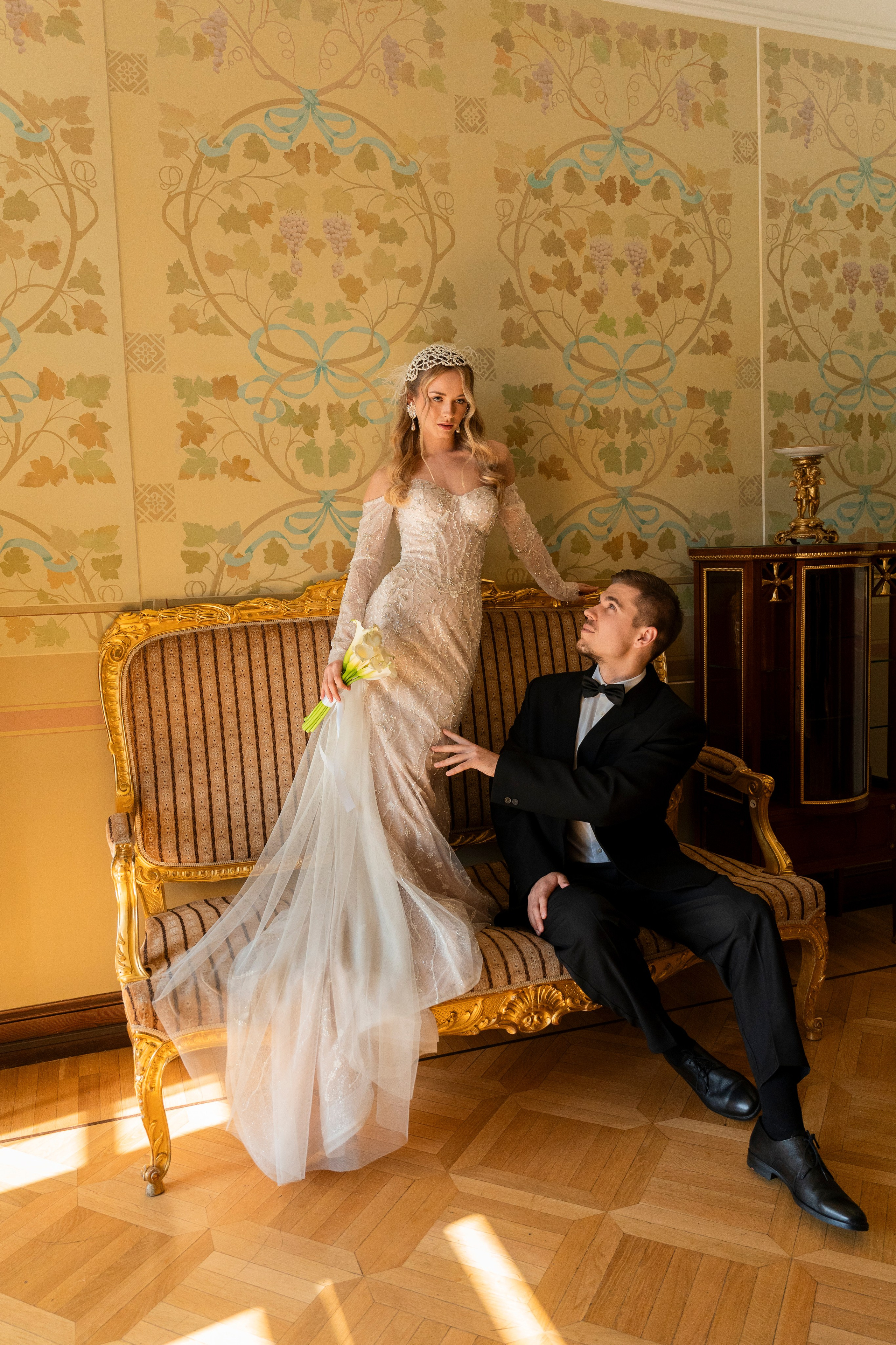 Свадебная фотосессия в отеле Метрополь. Свадебный фотограф в Москве Анна Полушина