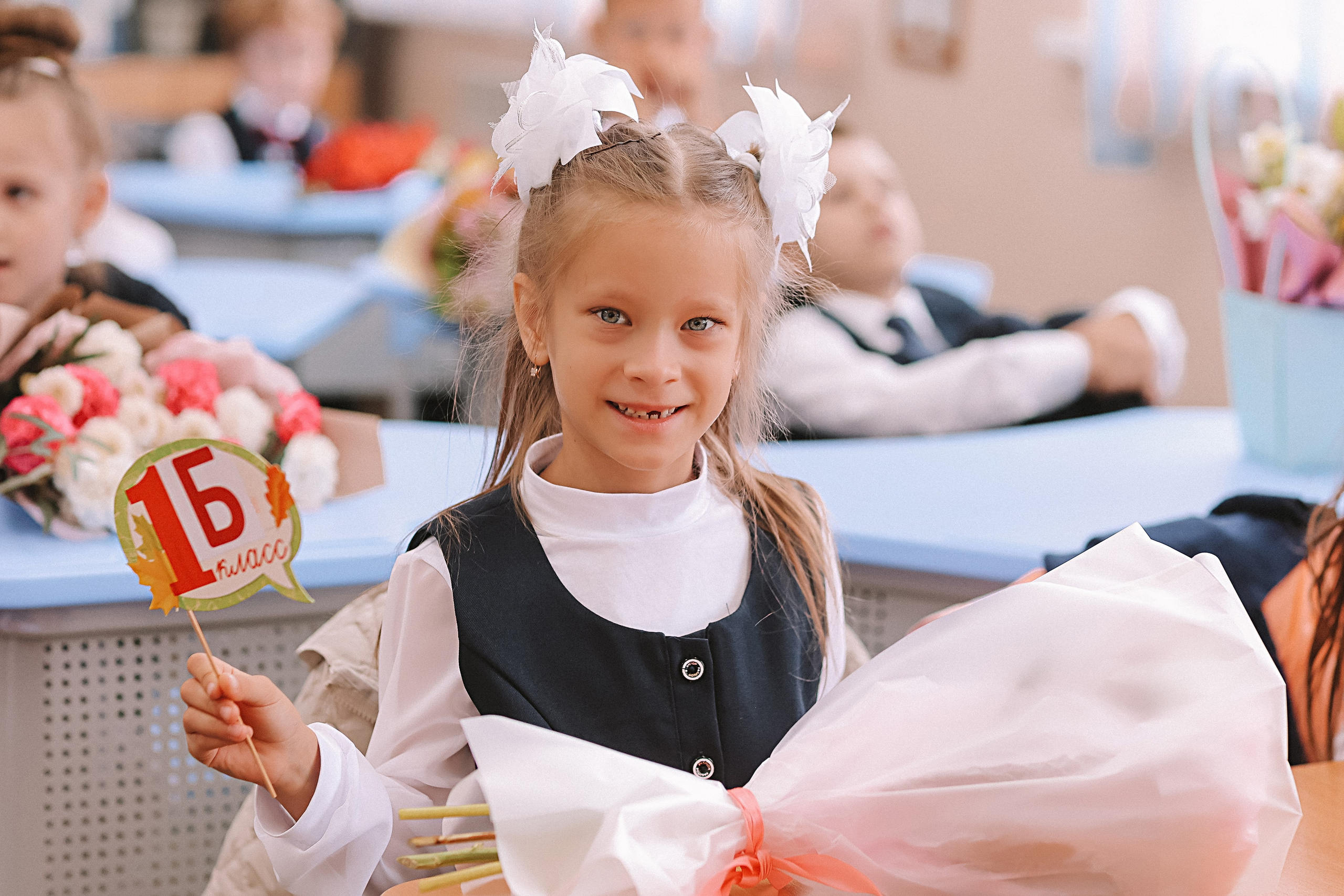 1 сентября линейка+кл час+портреты. Семейный фотограф Тюмень, фотограф на роды Салмина Мария