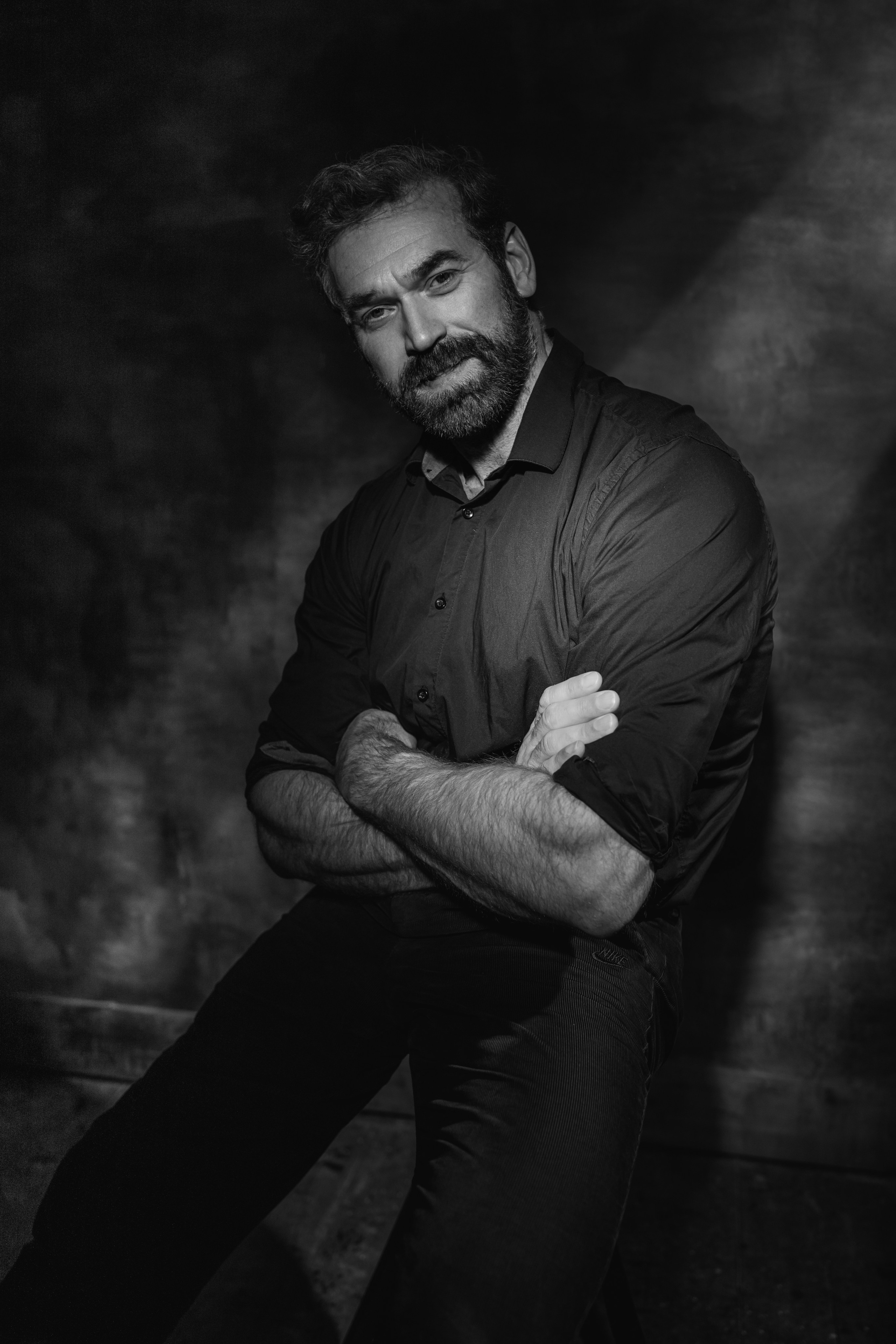 Драматичный портрет в студии