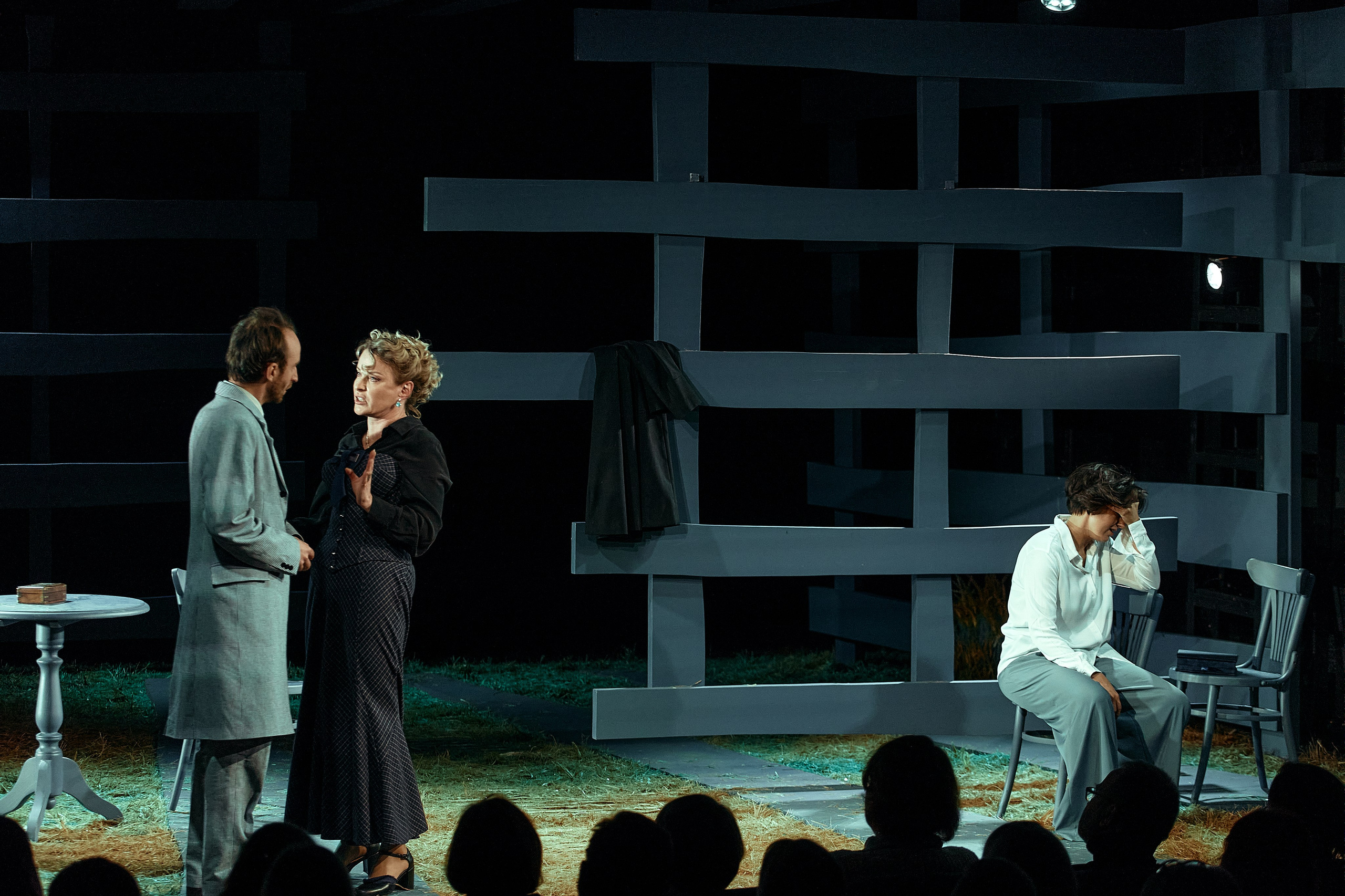 Бесприданница. Приют комедианта. Фотограф Нина Антонова