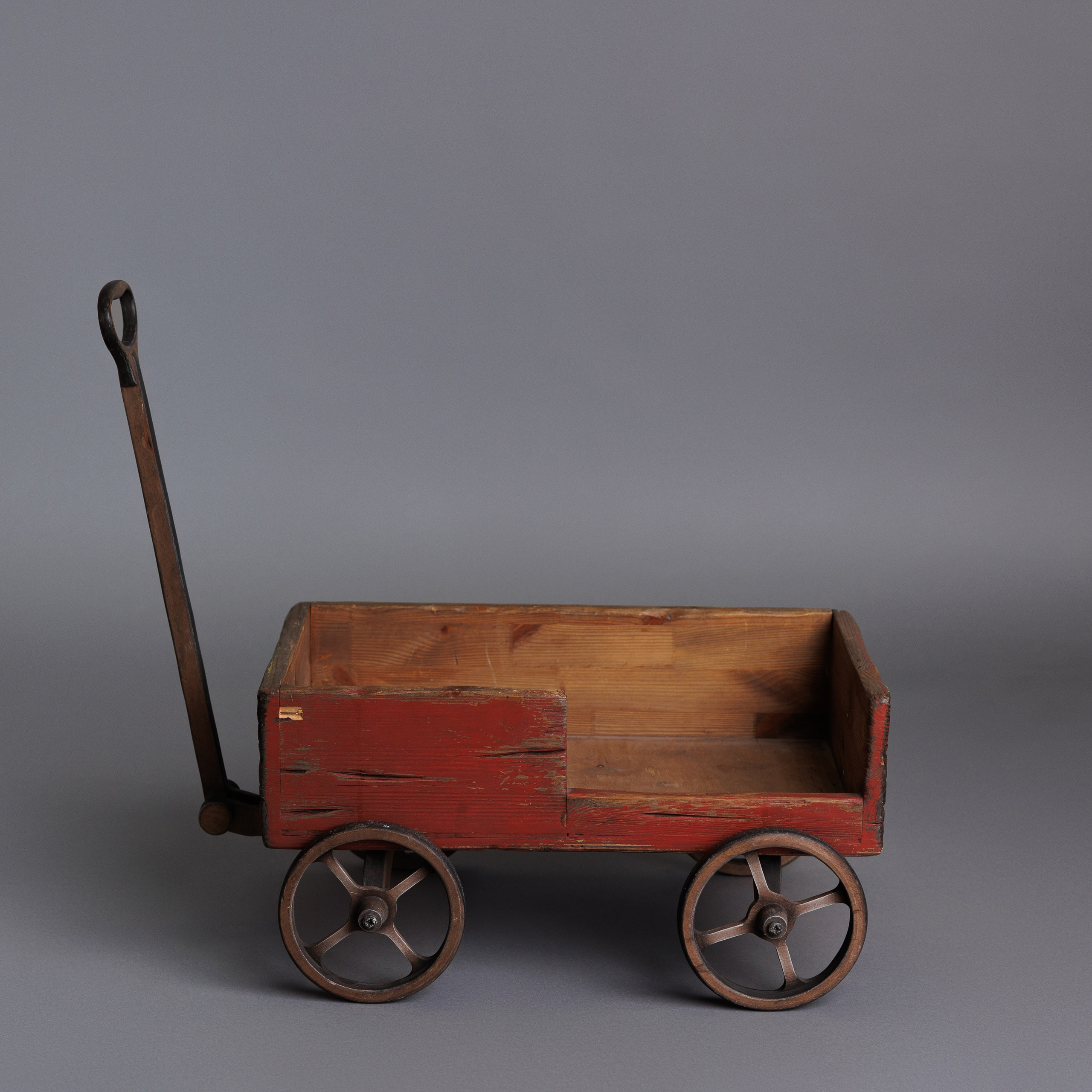 ДЕРЕВЯННЫЙ РЕКВИЗИТ. Фотостудия в Строгино