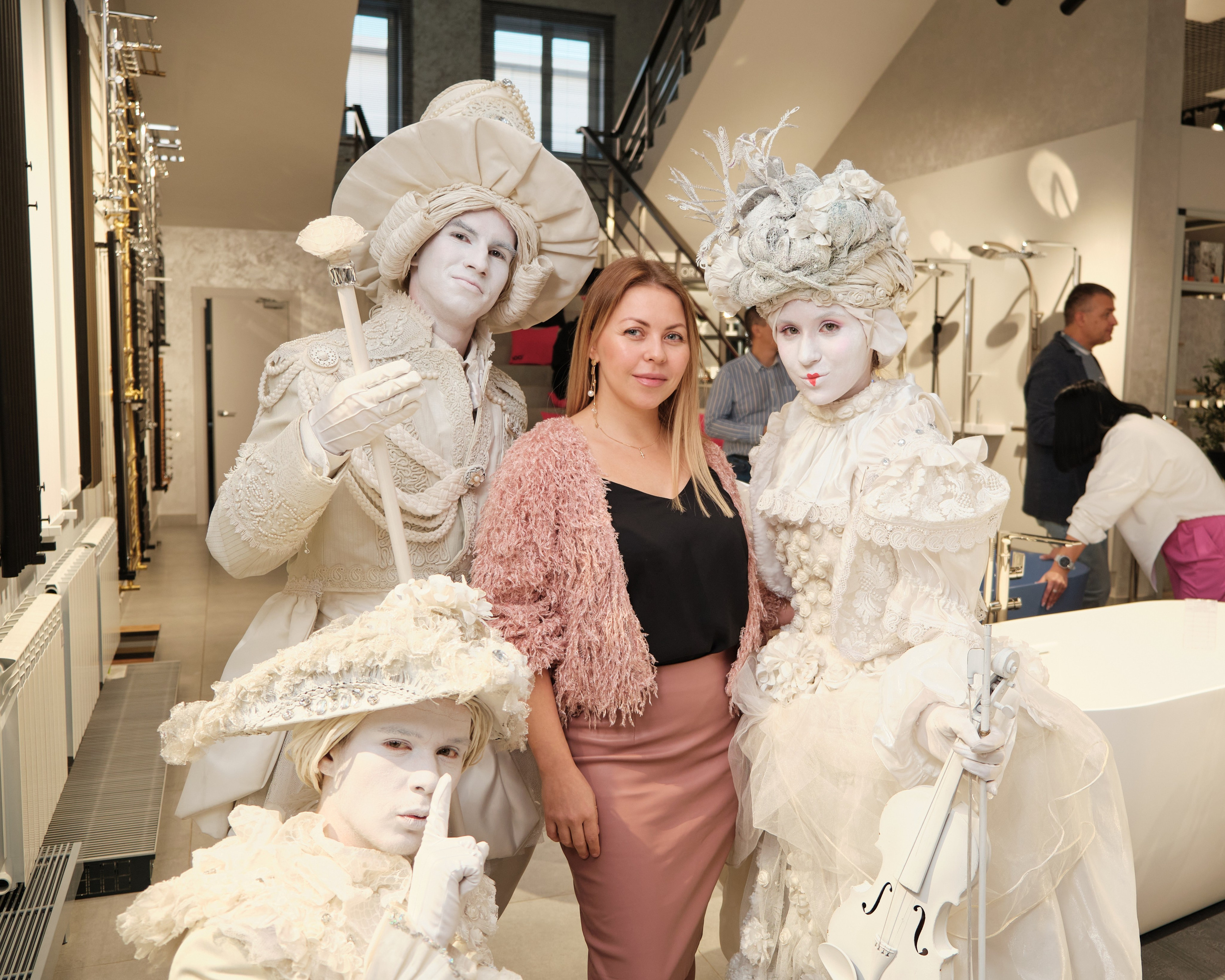 Открытие салона 100 градусов. Антон Ив