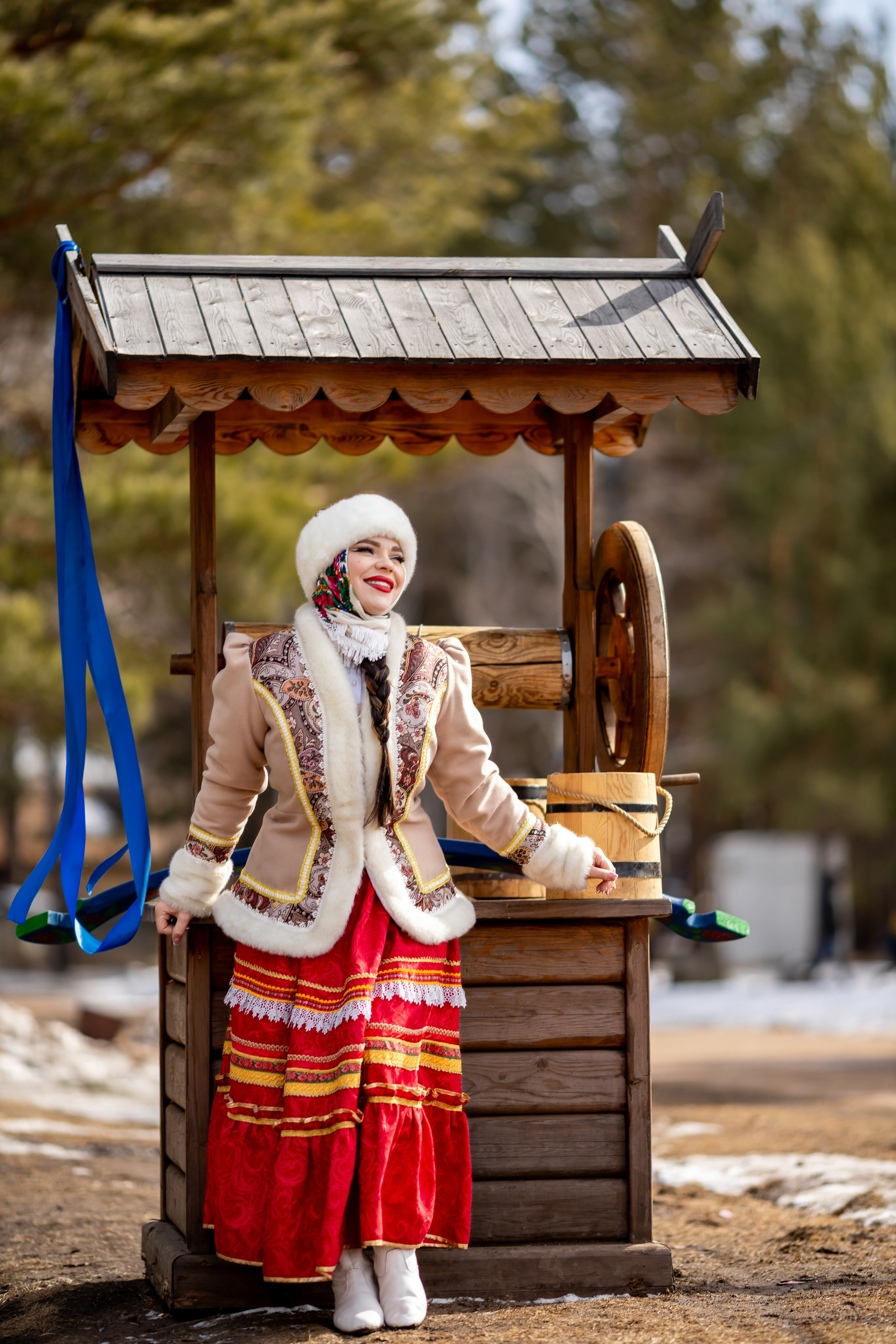 В национальных костюмах. Организую и проведу любые фотосессии в солнечной Бурятии, в Улан-Удэ!