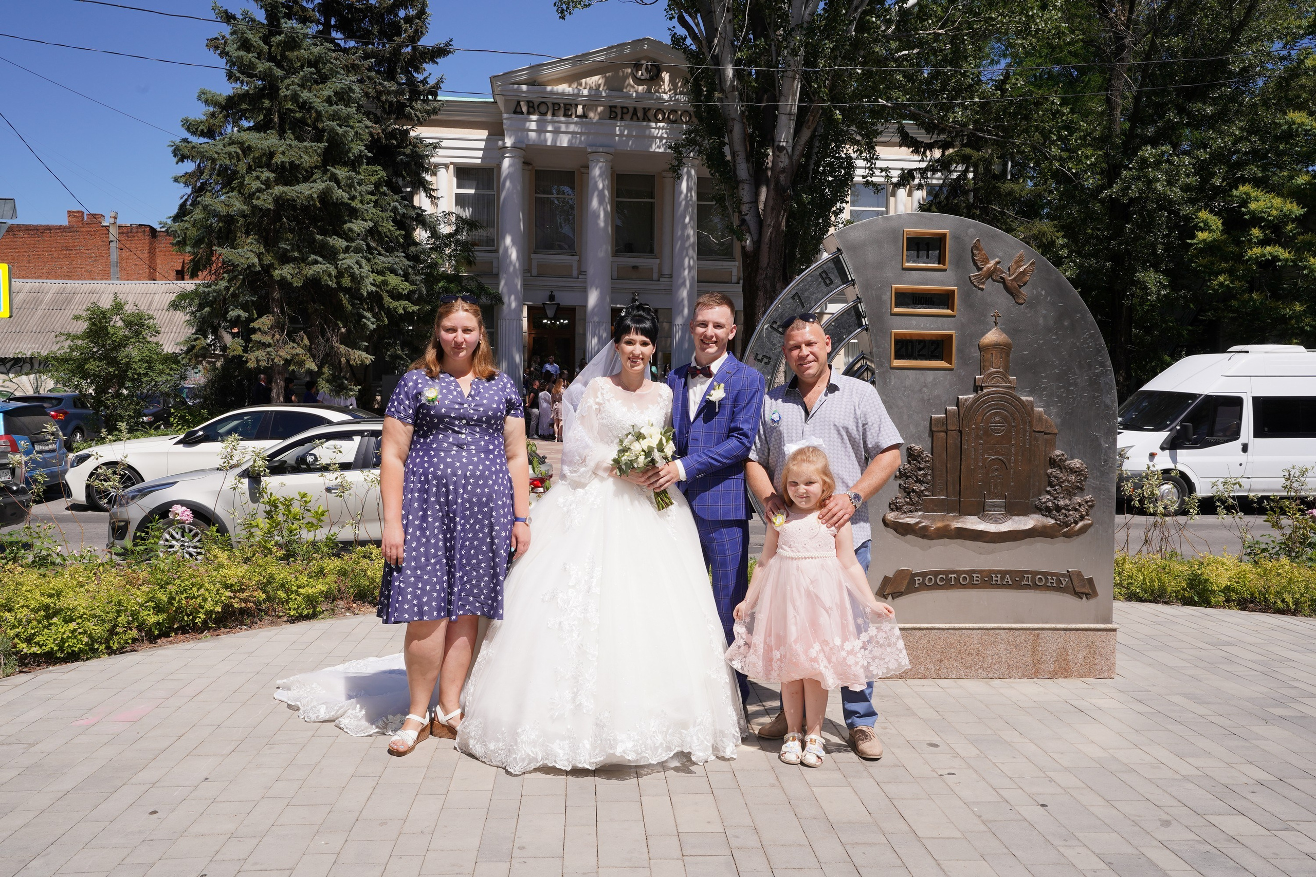 Макс и Анна. MEMENTO.Выпускные альбомы, школьные, юбилейные и другие книги. Ростов-на-Дону
