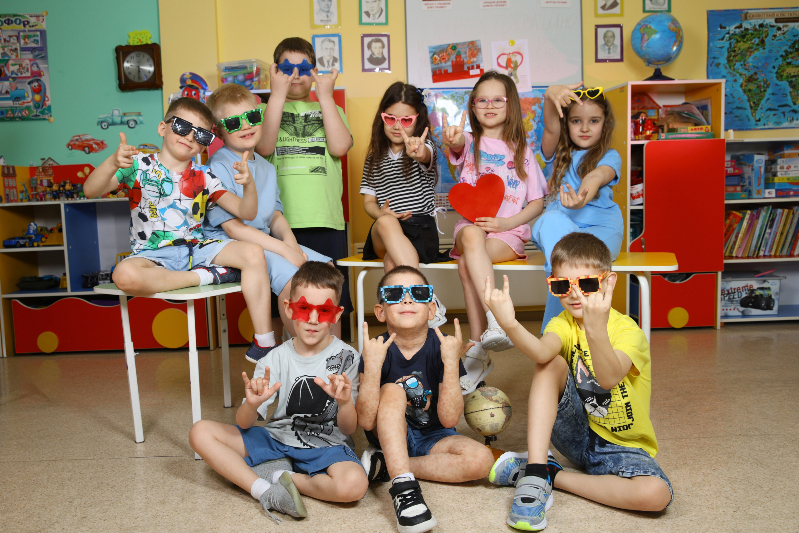 Выпускные альбомы для детских садов в Красноярске от AlbomKras 🎀🍀. AlbomKras -выпускные альбомы Красноярска с авторским дизайном и качественной фотосъемкой! ⭐⭐⭐⭐⭐ 5.0