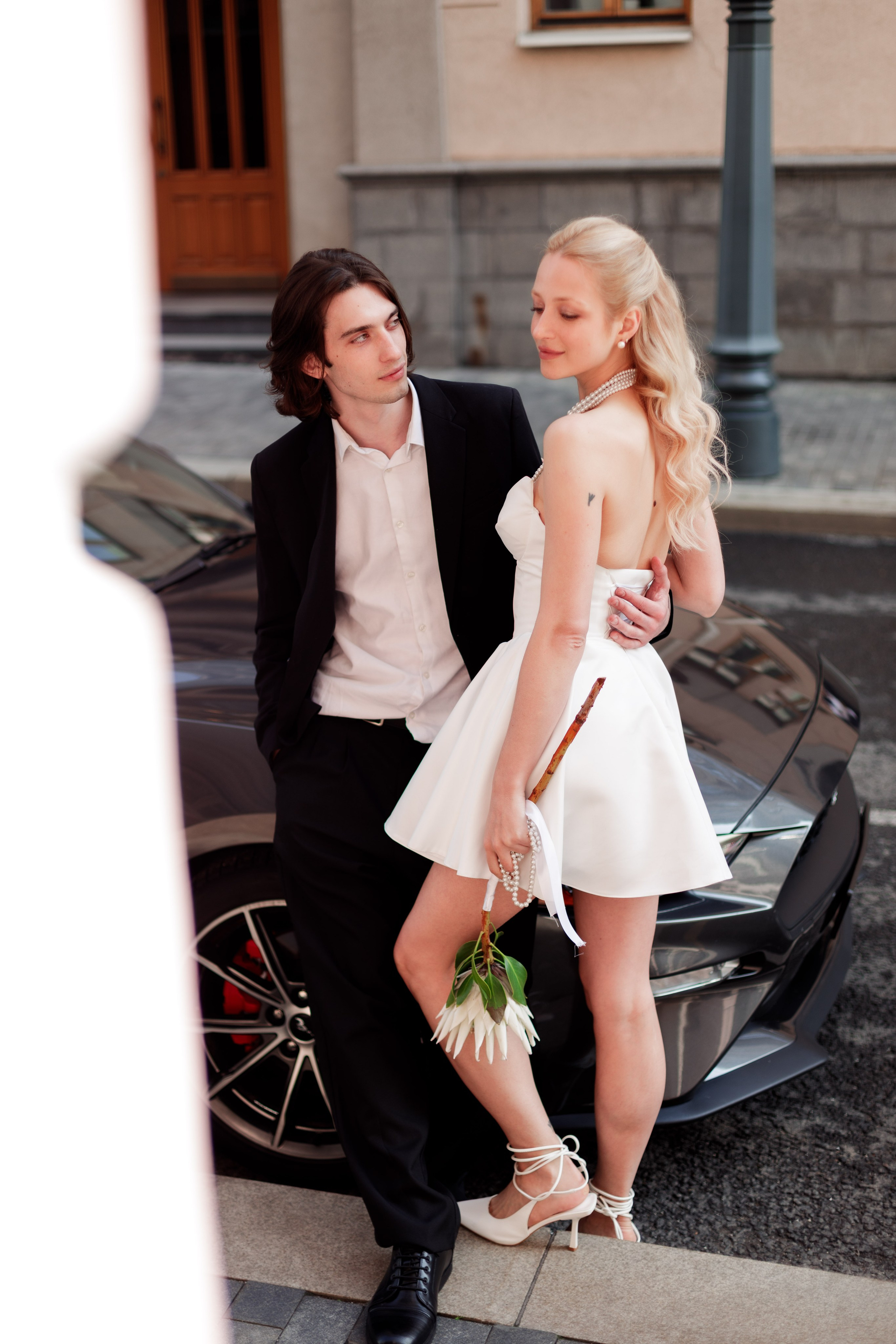 Свадебная фотосессия с автомобилем в центре Москвы, фотограф свадьбам Москва