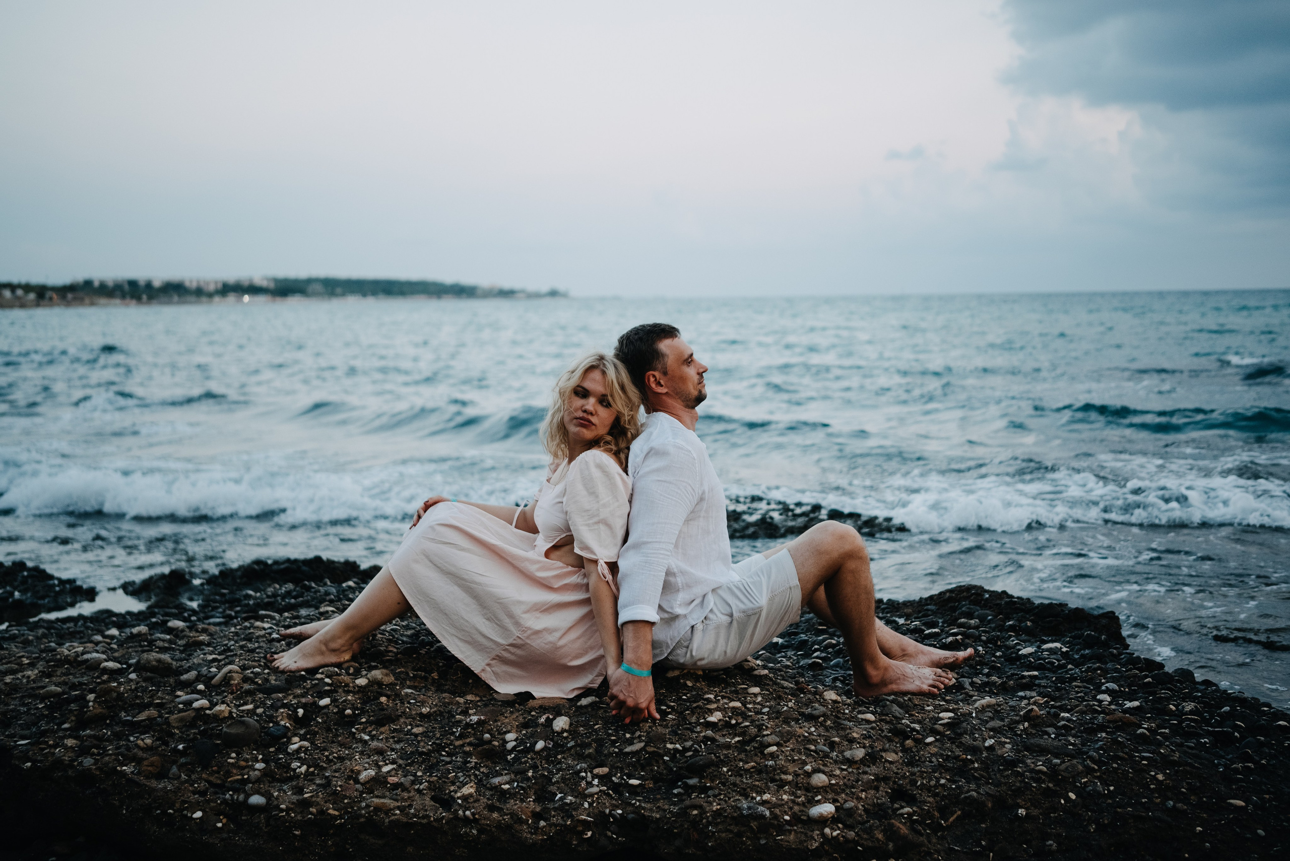 Съемка пары на море. Портретный и свадебный фотограф в Тбилиси • xeniqo