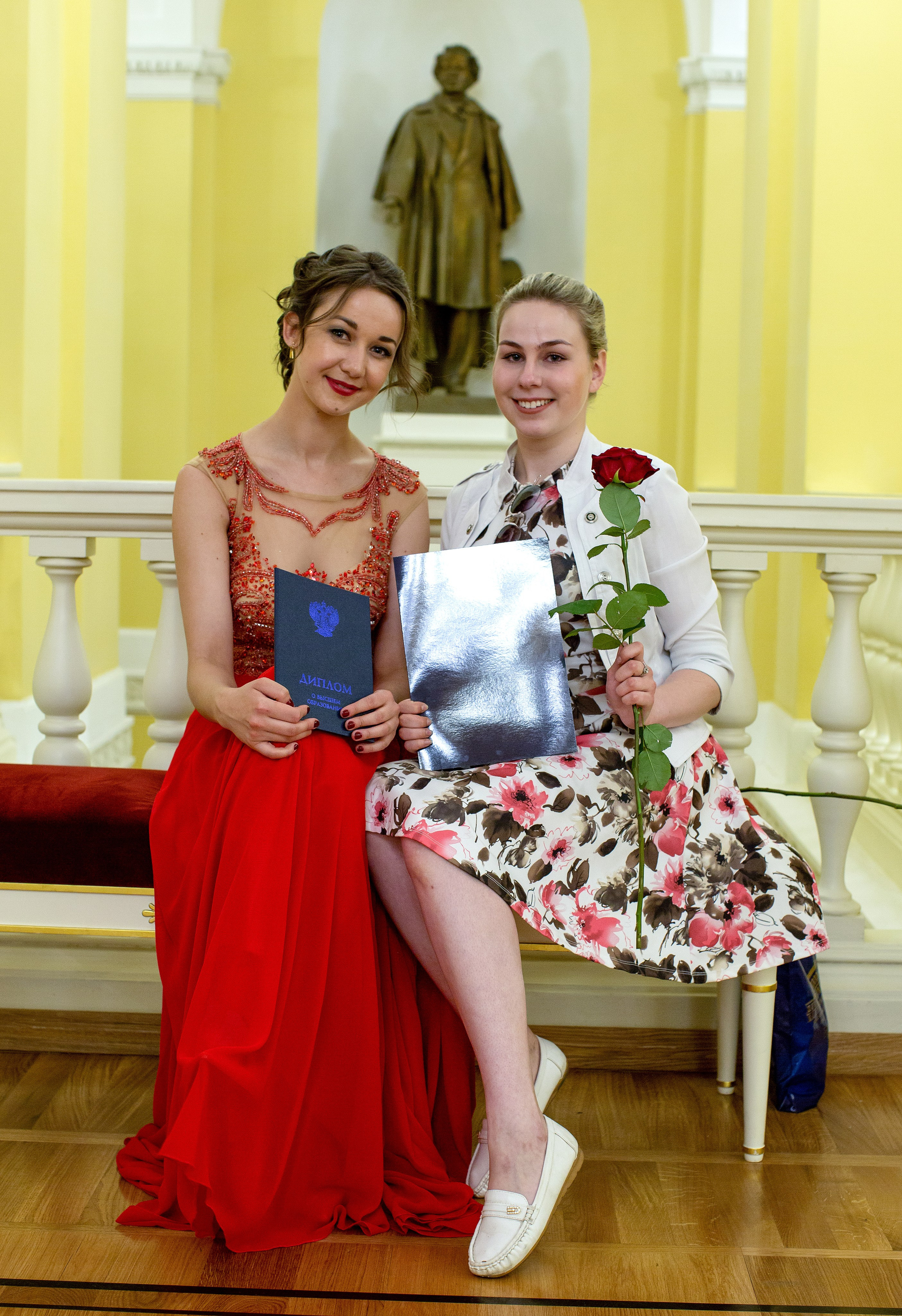 Репортаж -Выпускной. Портретный Студийный и уличный фотограф Москва. Индивидуальные, Семейные, Беременность, Будуар, Каталог, контент съемки для блога и бизнеса