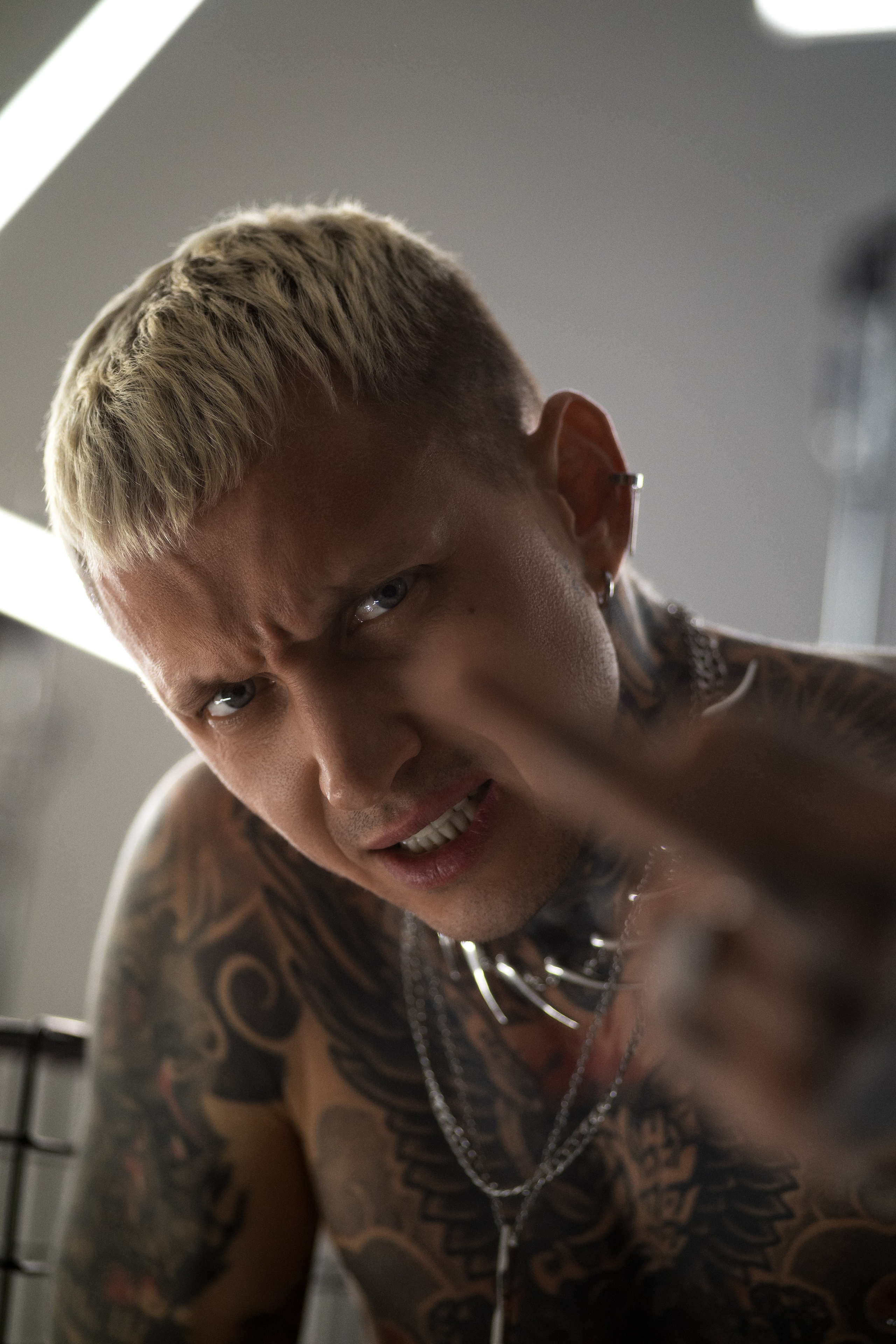 Фото сессия мужская съемка в студии. Портретный Студийный и уличный фотограф Москва. Индивидуальные, Семейные, Беременность, Будуар, Каталог, контент съемки для блога и бизнеса