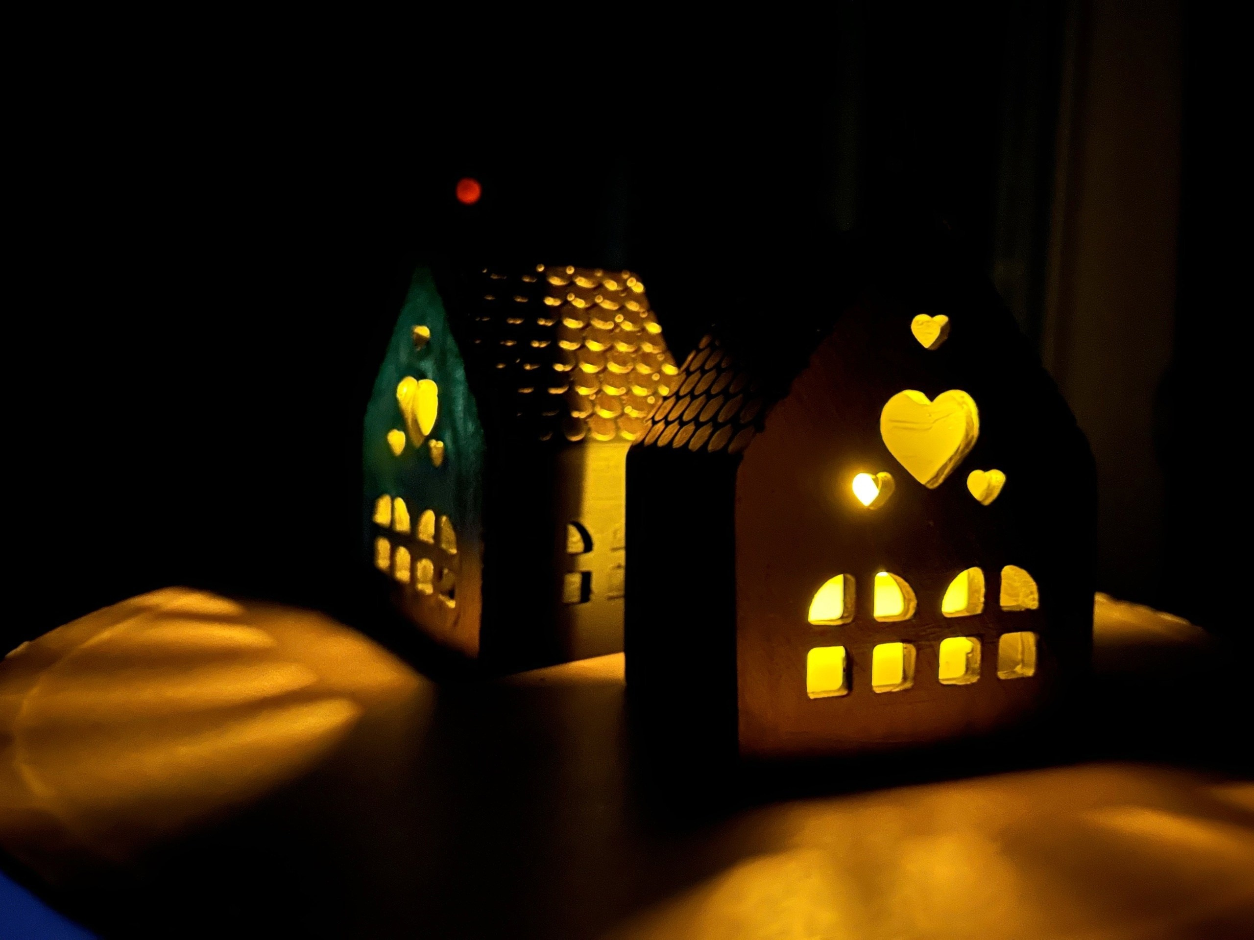 Для благовоний, подсвечники, пепельницы. Главная