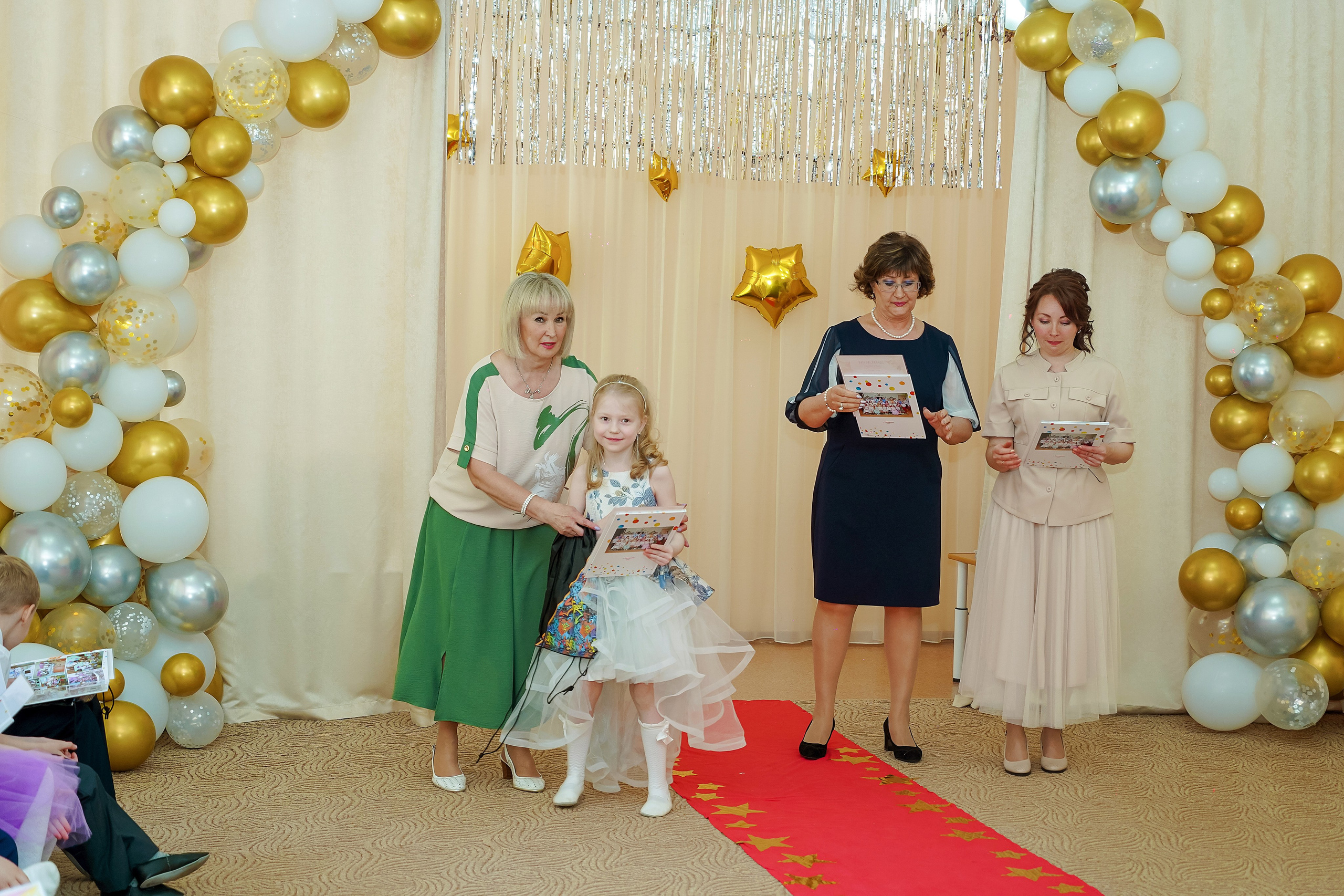 Фотосъемка видеосъёмка фотограф видеооператор новогодних утренников  в. Фотограф, видеооператор Нина Коршунова