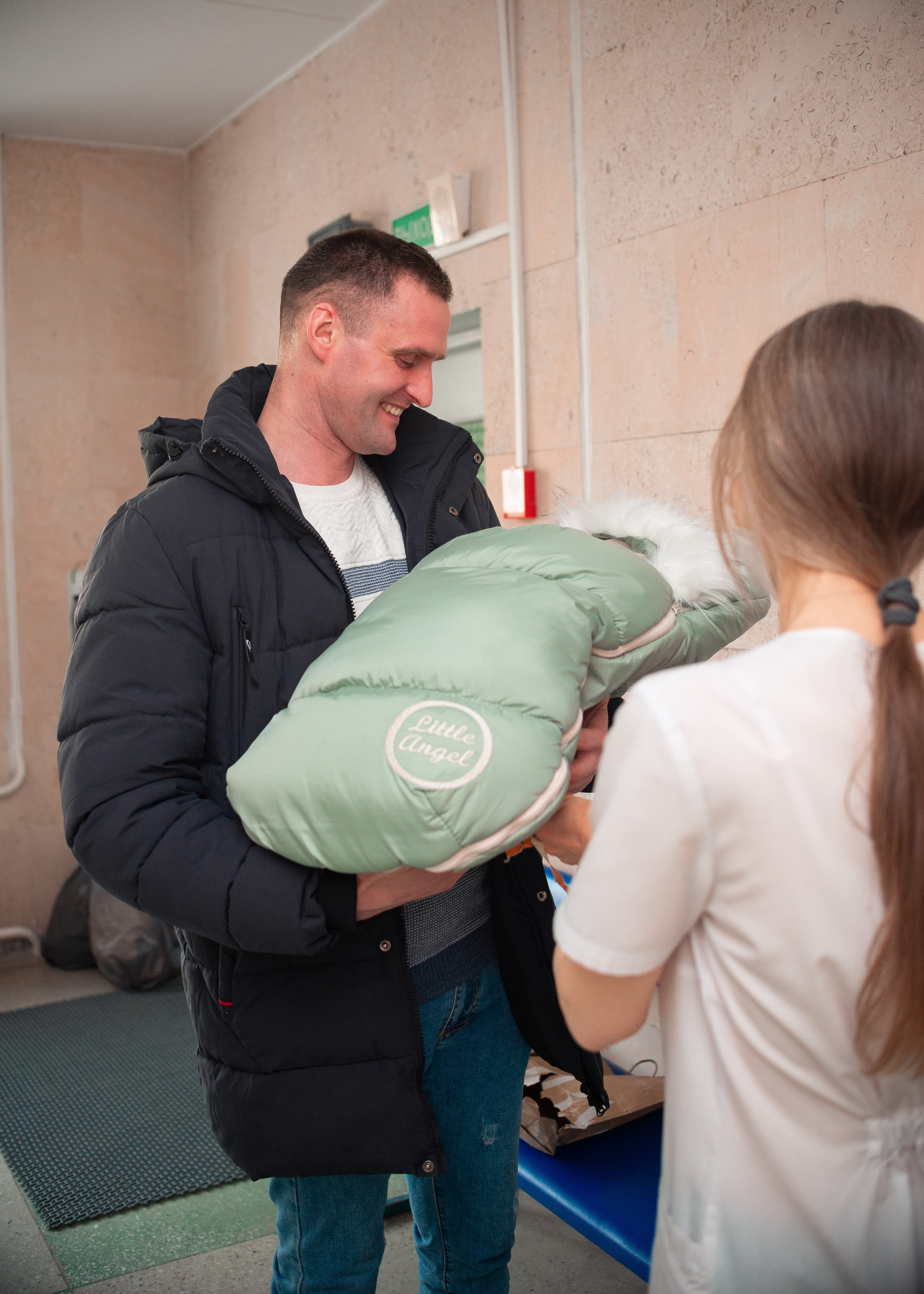 Выписка Алины 1 РД. Семейный фотограф на выписку из роддома и крещение Минск Настя Гришук