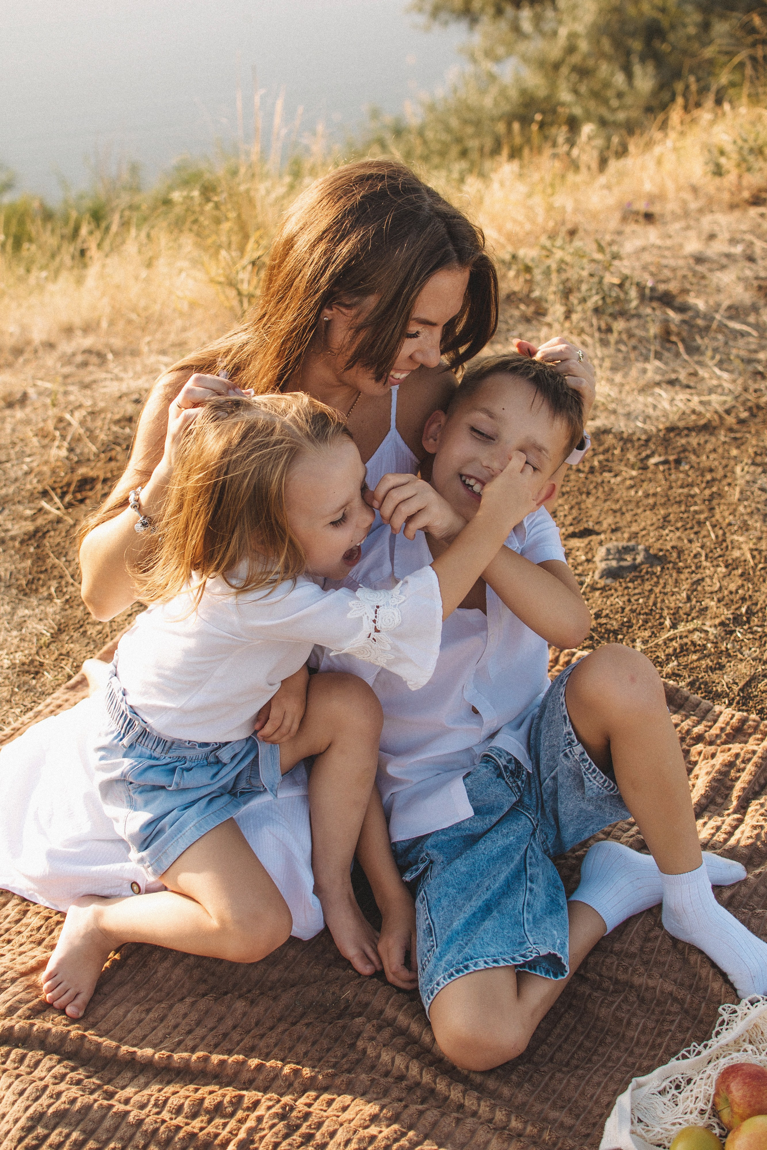 Ярослав, Полина и мама Марина. Фотограф Новочеркасск Ольга Мальцева