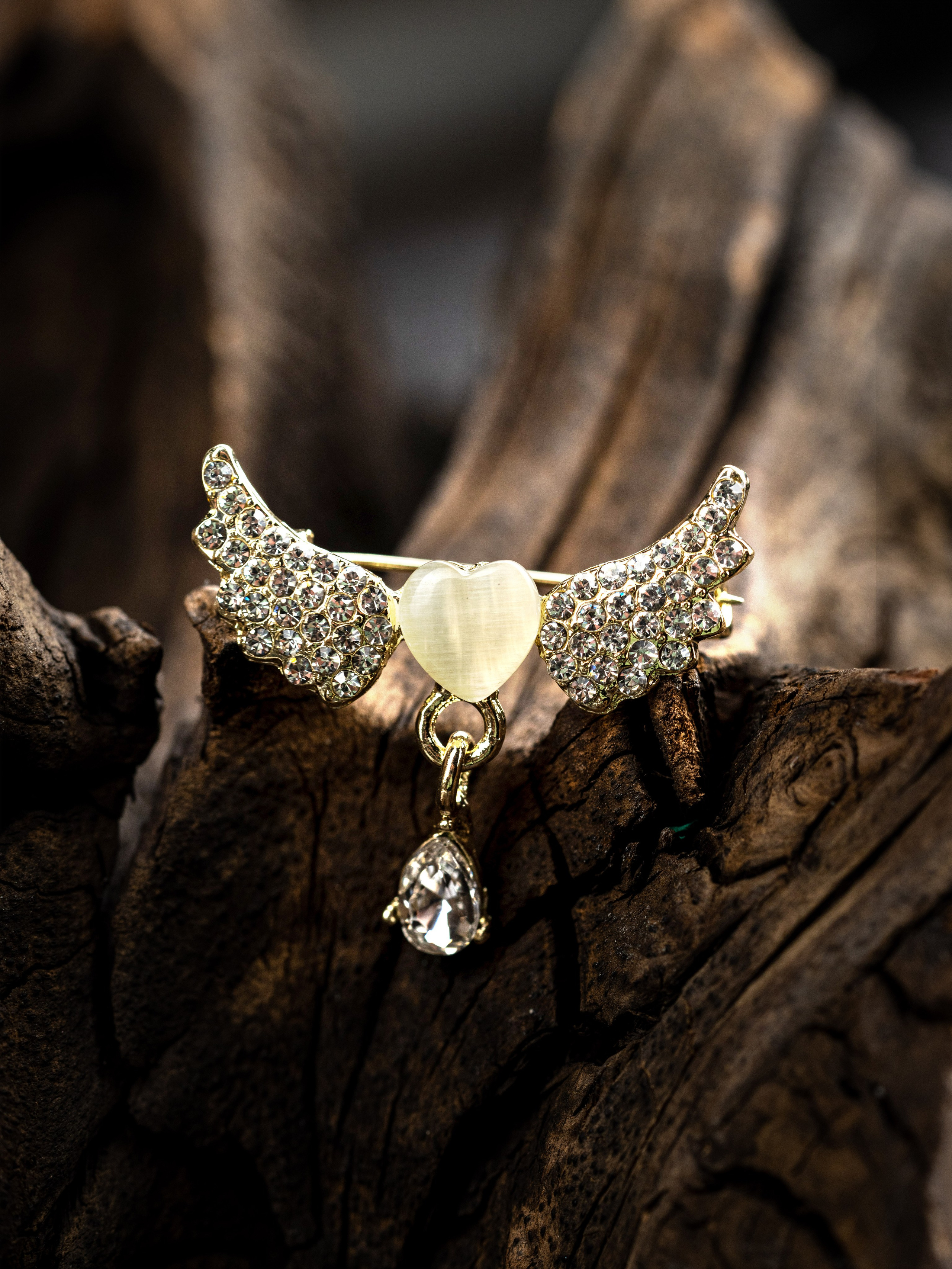 Броши, предметная съемка, съемка для маркетплейсов, товарная съемка. Олейник Денис — предметный фотограф, фотограф для маркетплейсов в Казани