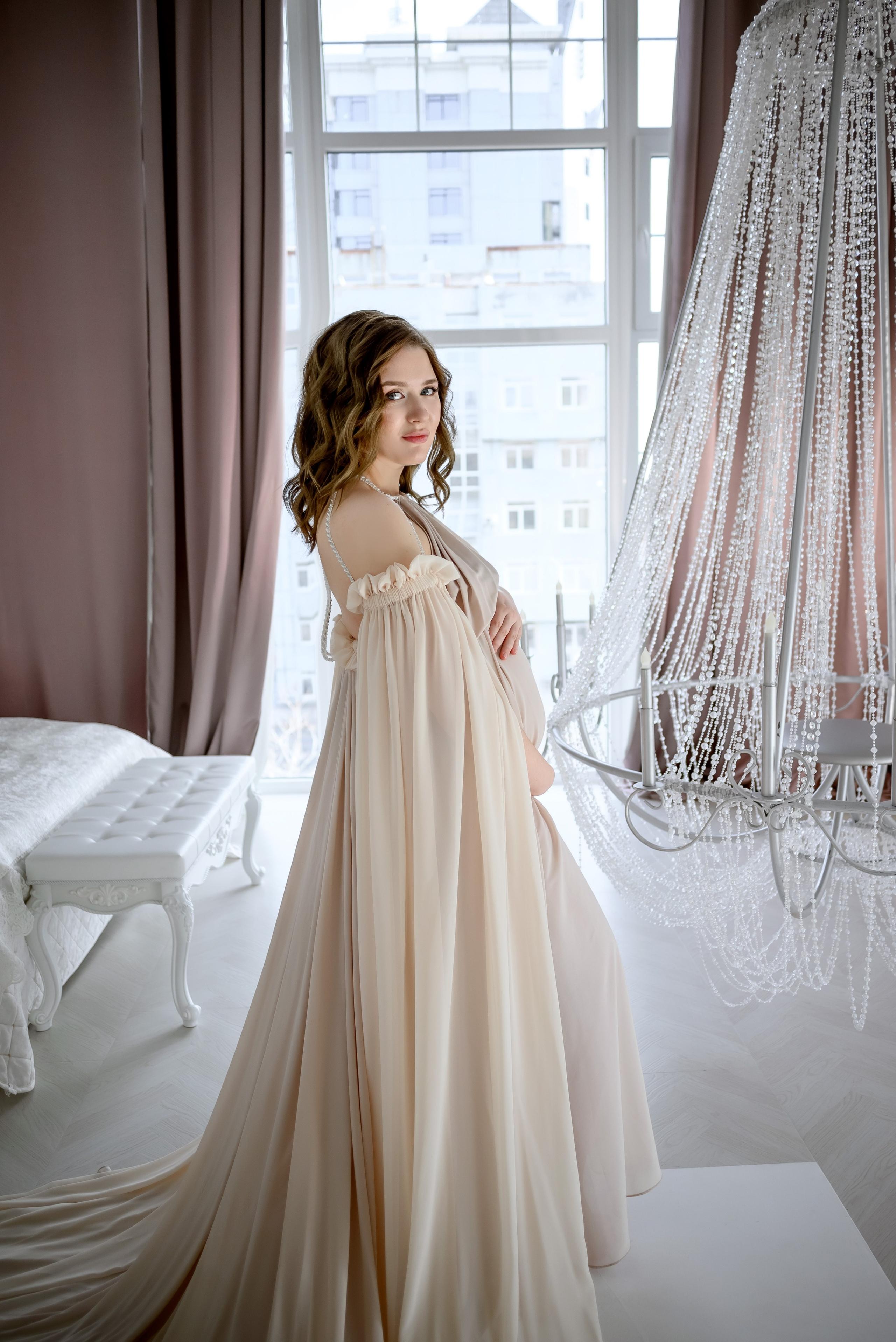 Красивые, длинные платья на прокат в фотостудии