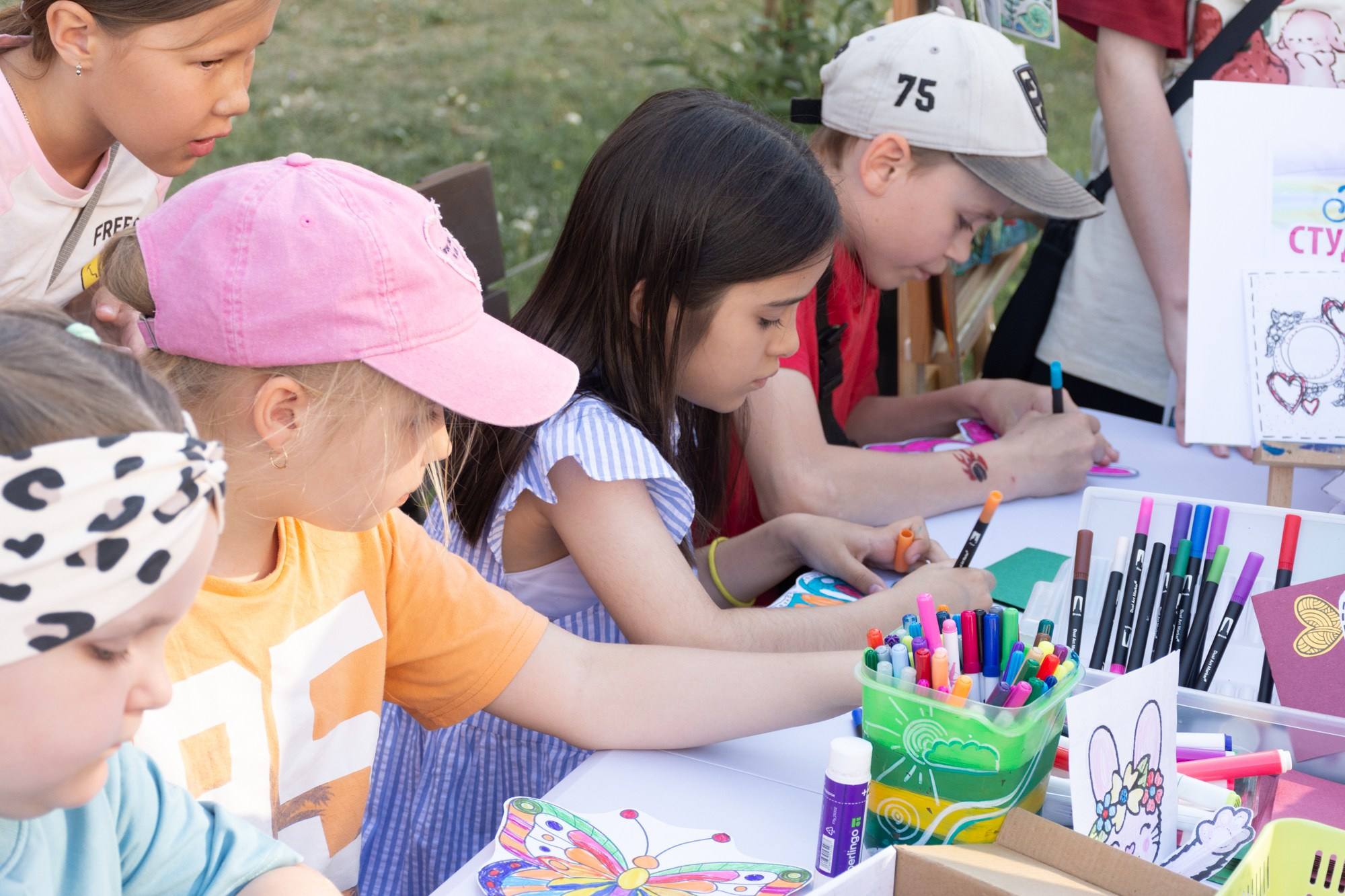 Фестиваль современного исполнительского искусства (Сквер Академ Риверсайд). Фотограф Максим Буряк