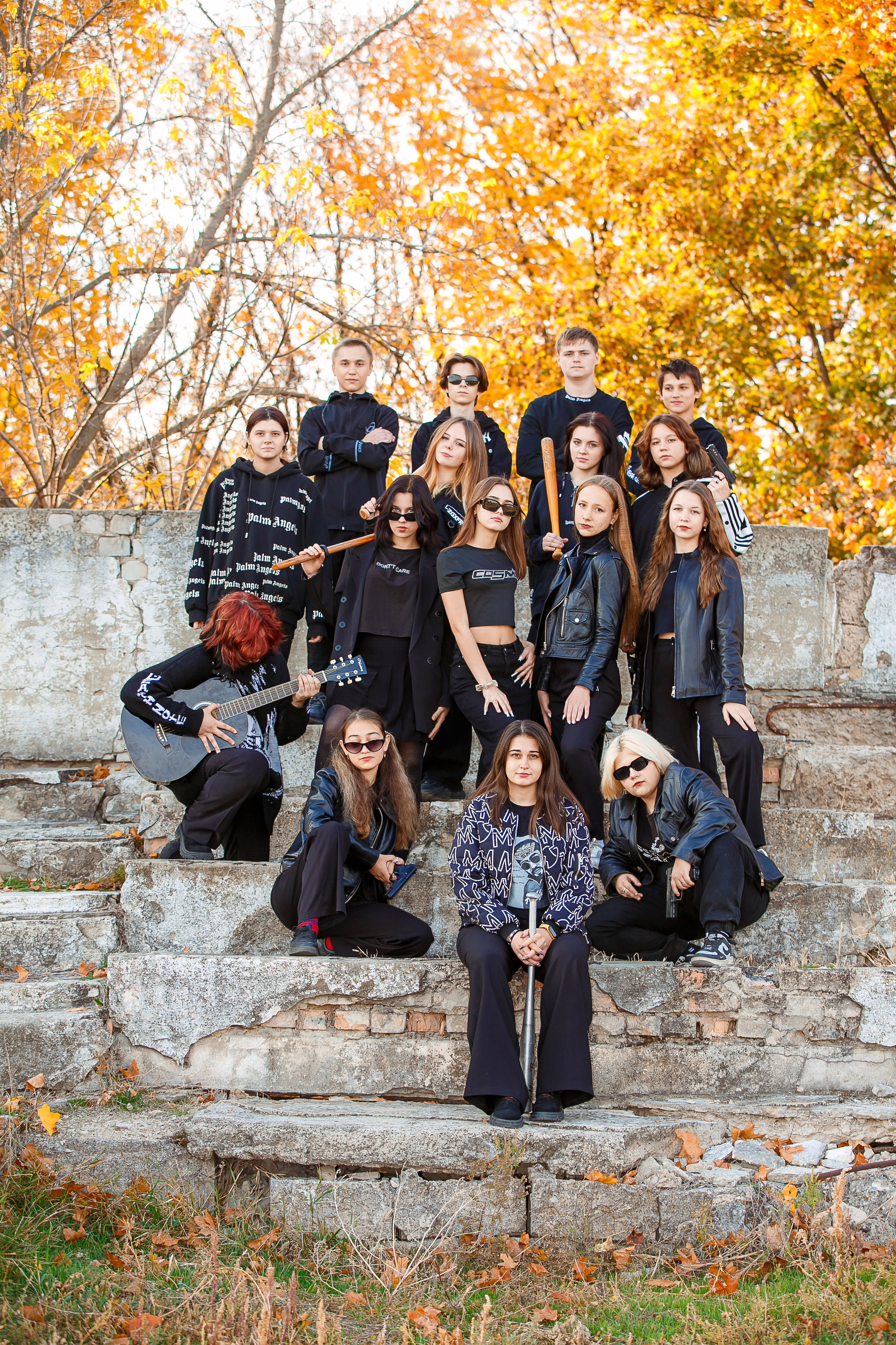 ЛЮДИ В ЧЕРНОМ. Выпускные альбомы в Донецке и ДНР. Фотограф Донецк и ДНР