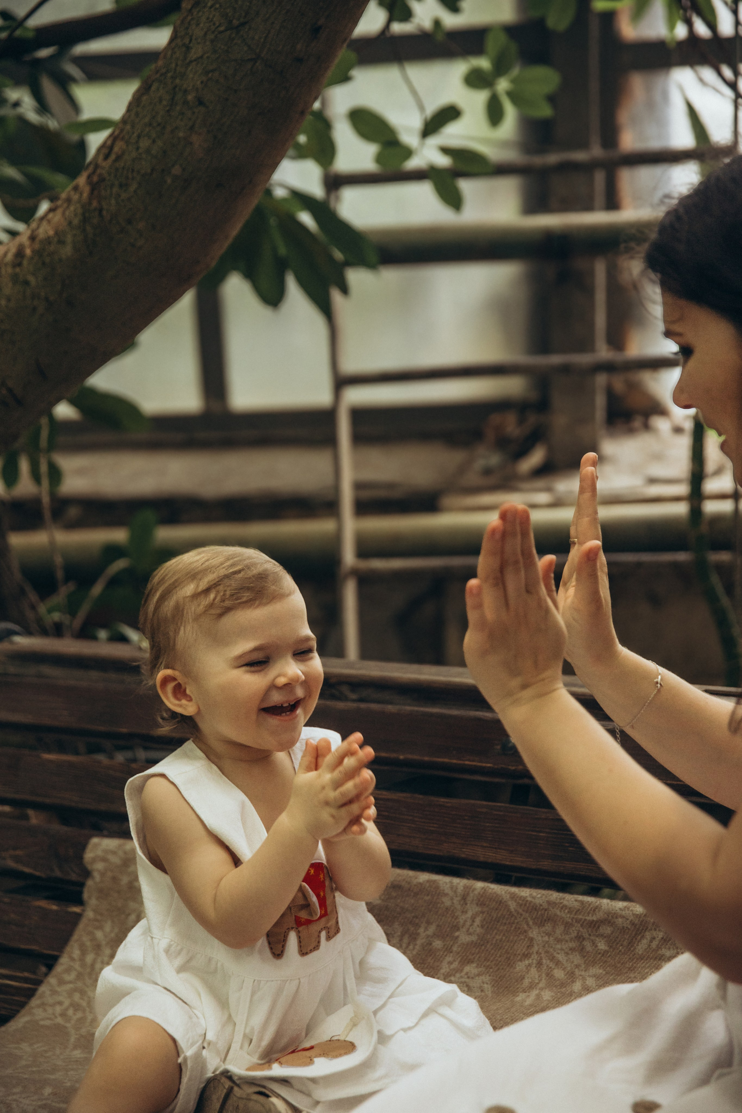 Мама и дочь оранжерея. Свадебный и семейный фотограф Москва и Московская область