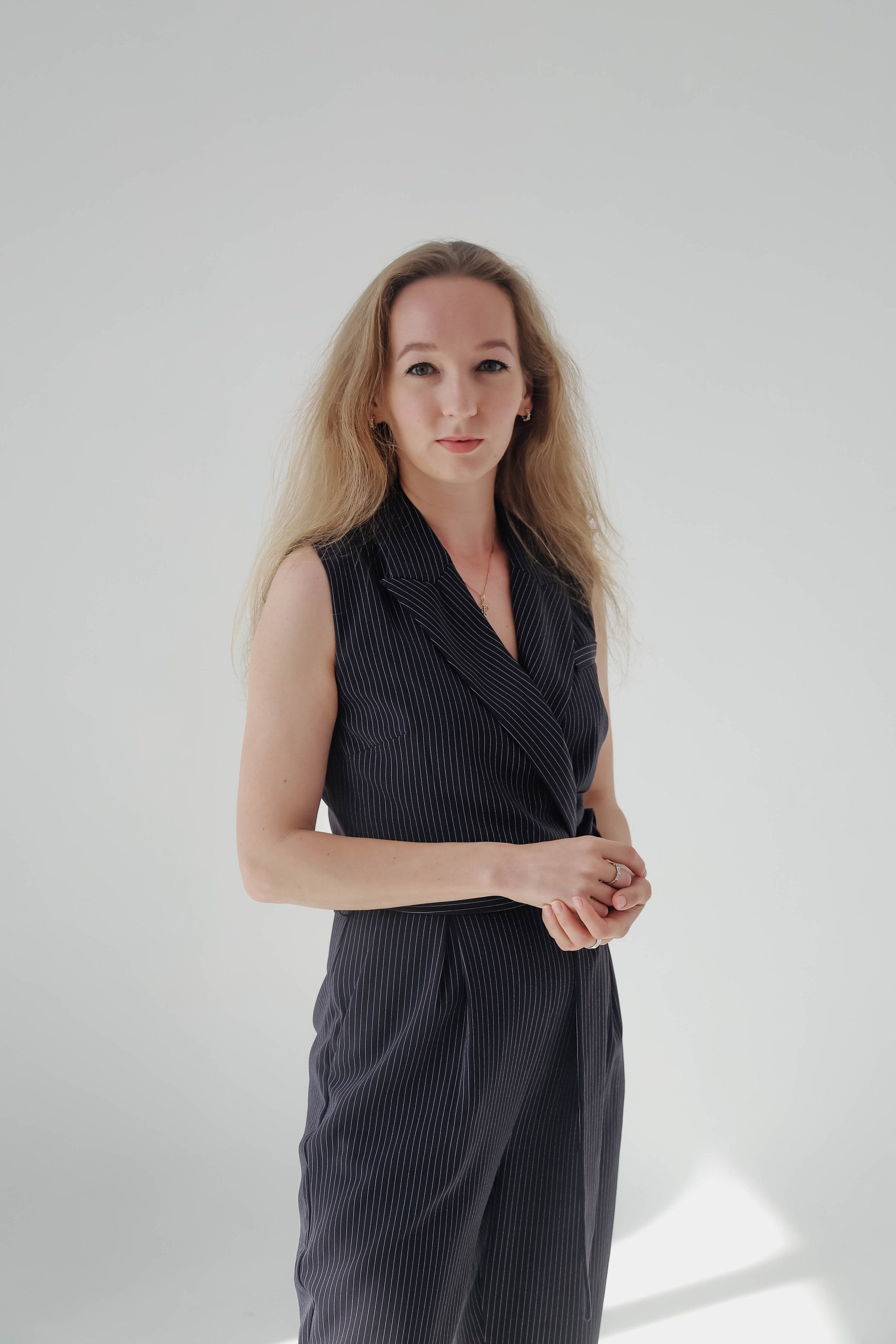 Деловая студийная фотосессия для Алины. Свадебный, семейный, детский фотограф в Сочи Виолетта Александрова