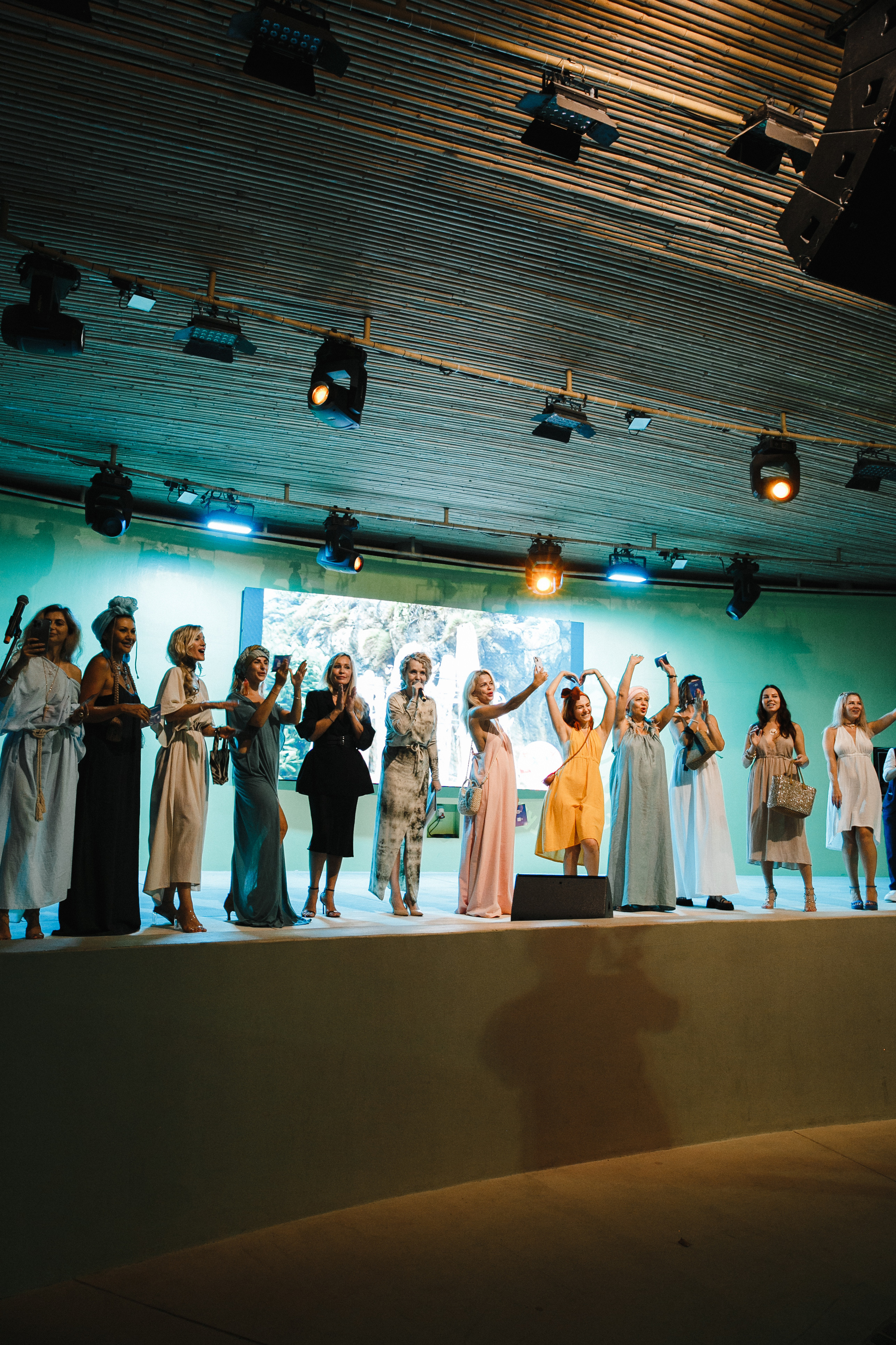 Показ AMORE Бангтао 30.09.23. Фотограф и видеограф Анна Домашенко